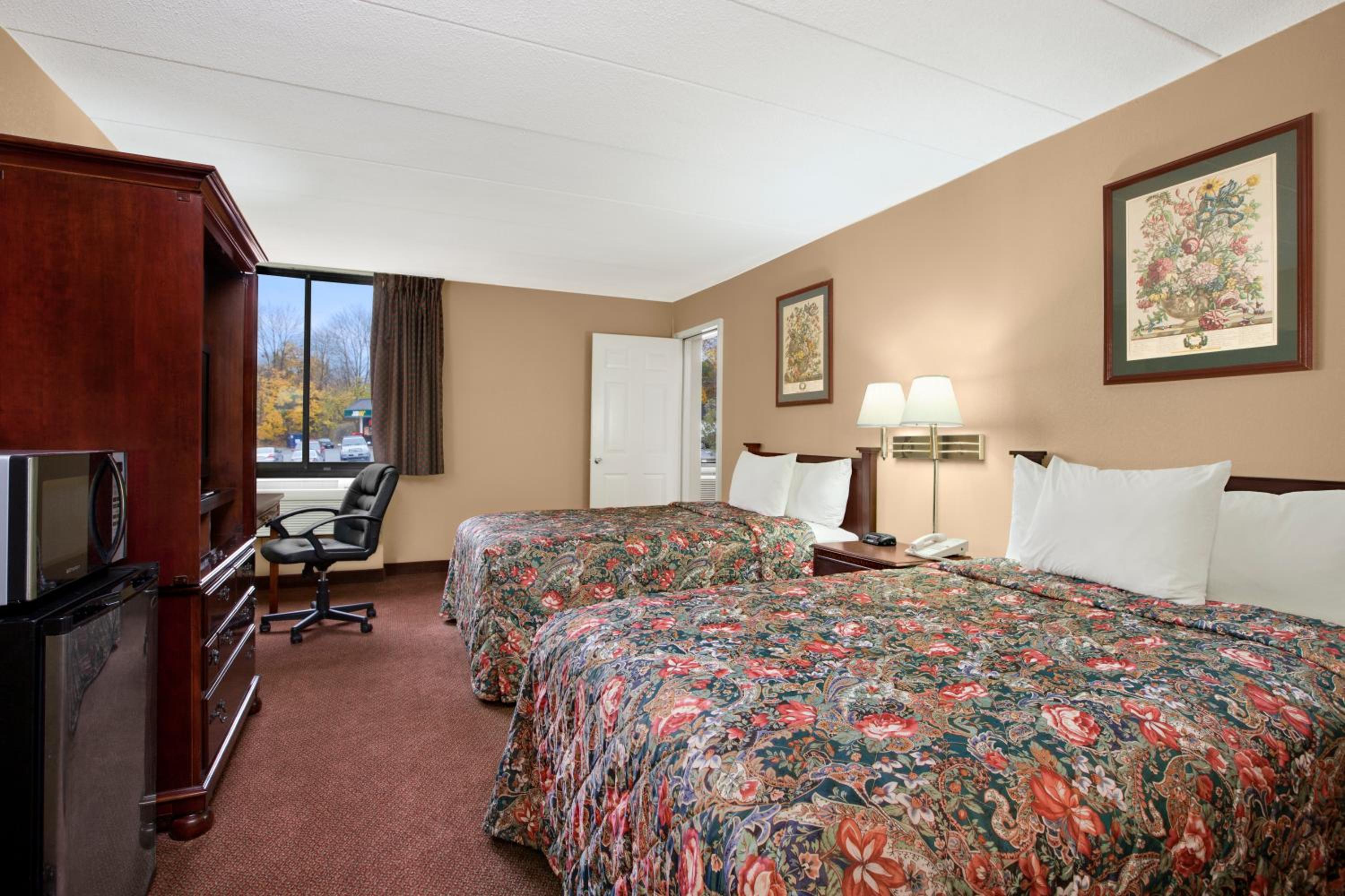 One-Bedroom Suite with Two Double Beds - Non-Smoking - Photo 1