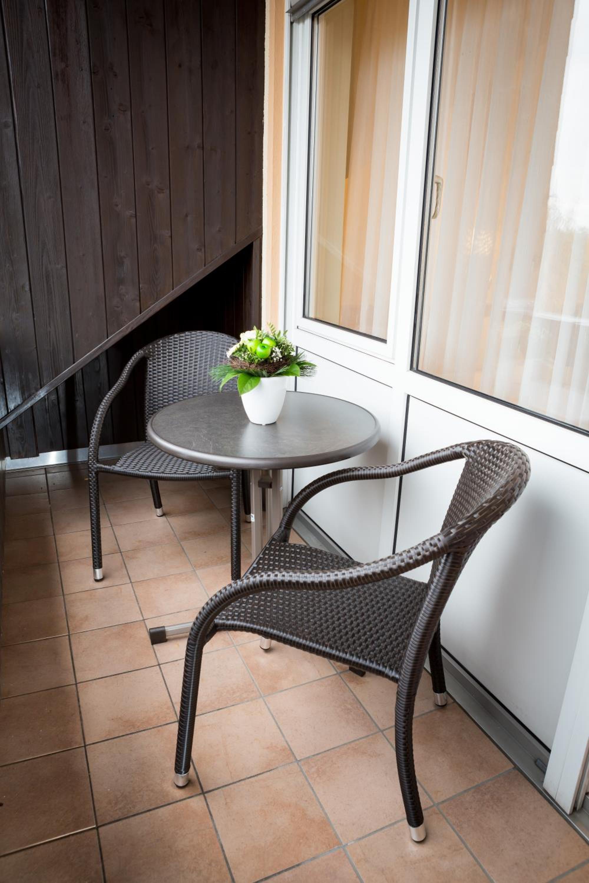 Twin Room with Balcony - Photo 7