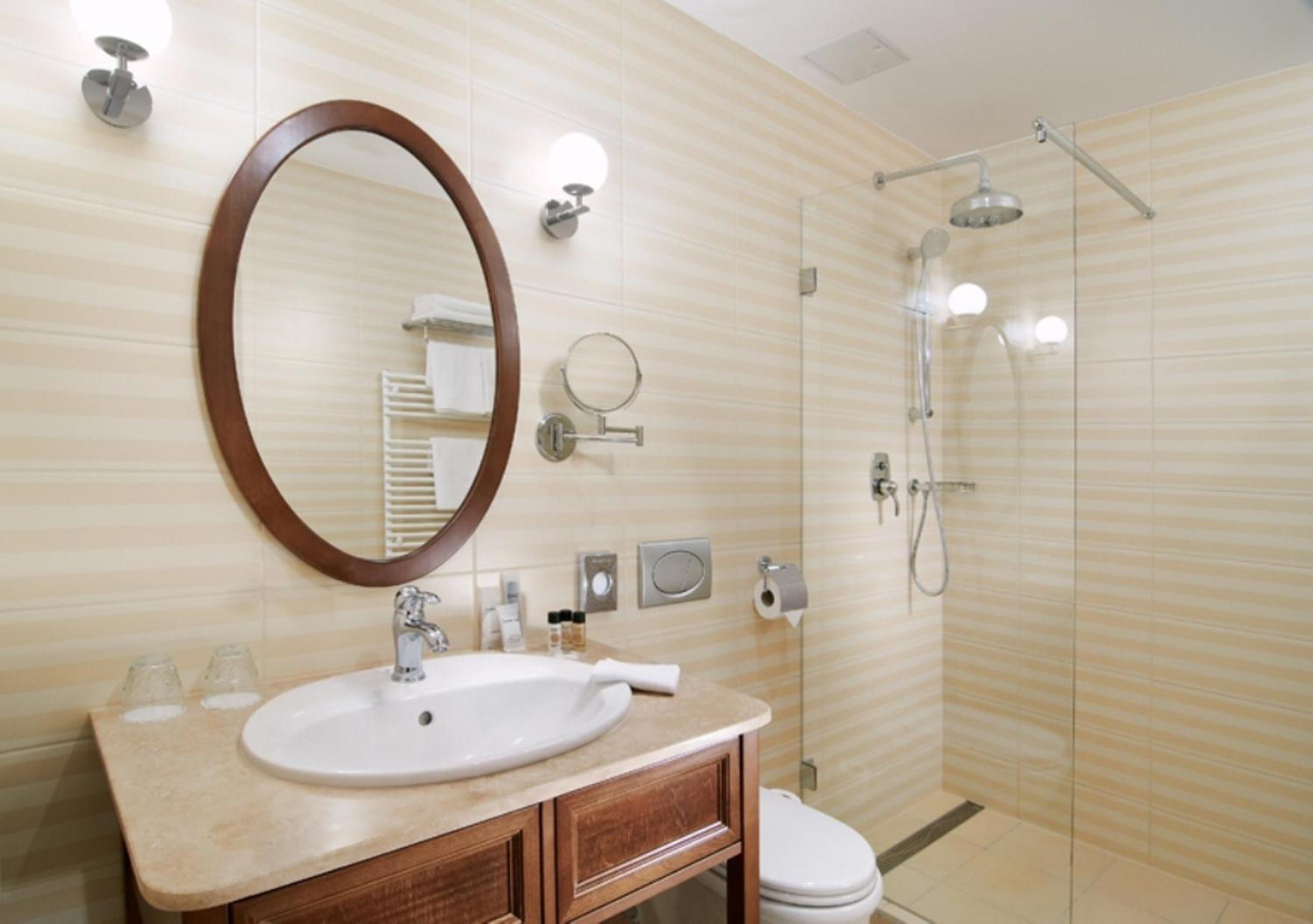 Superior Double Room with City View - Photo 13
