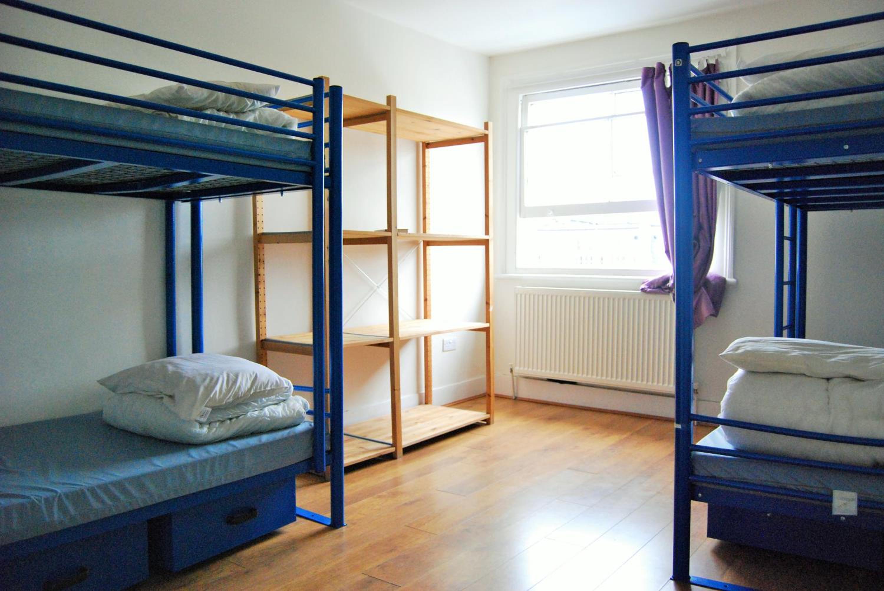 Twin Room with Shared Bathroom photo 3