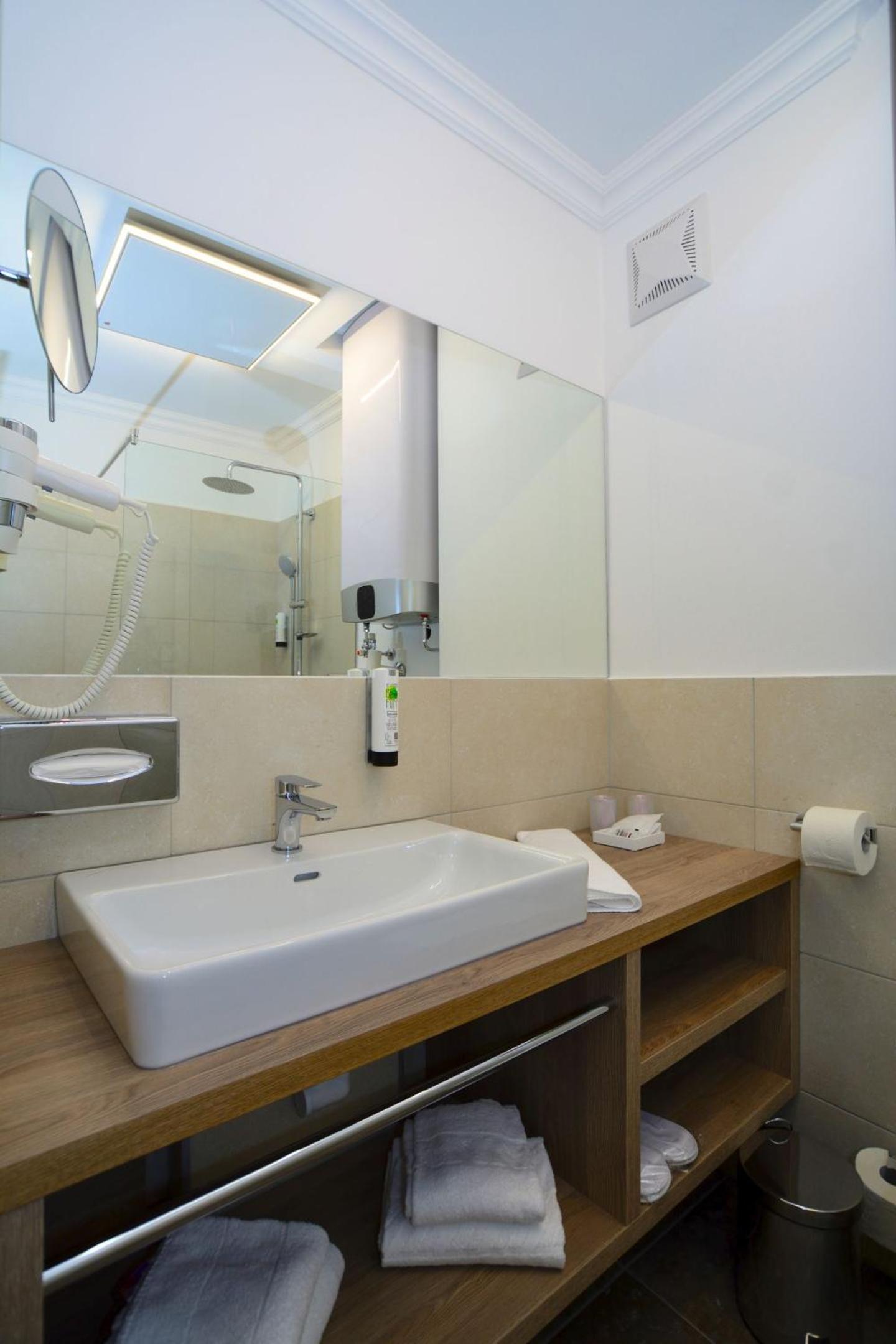 Studio Apartment photo 2