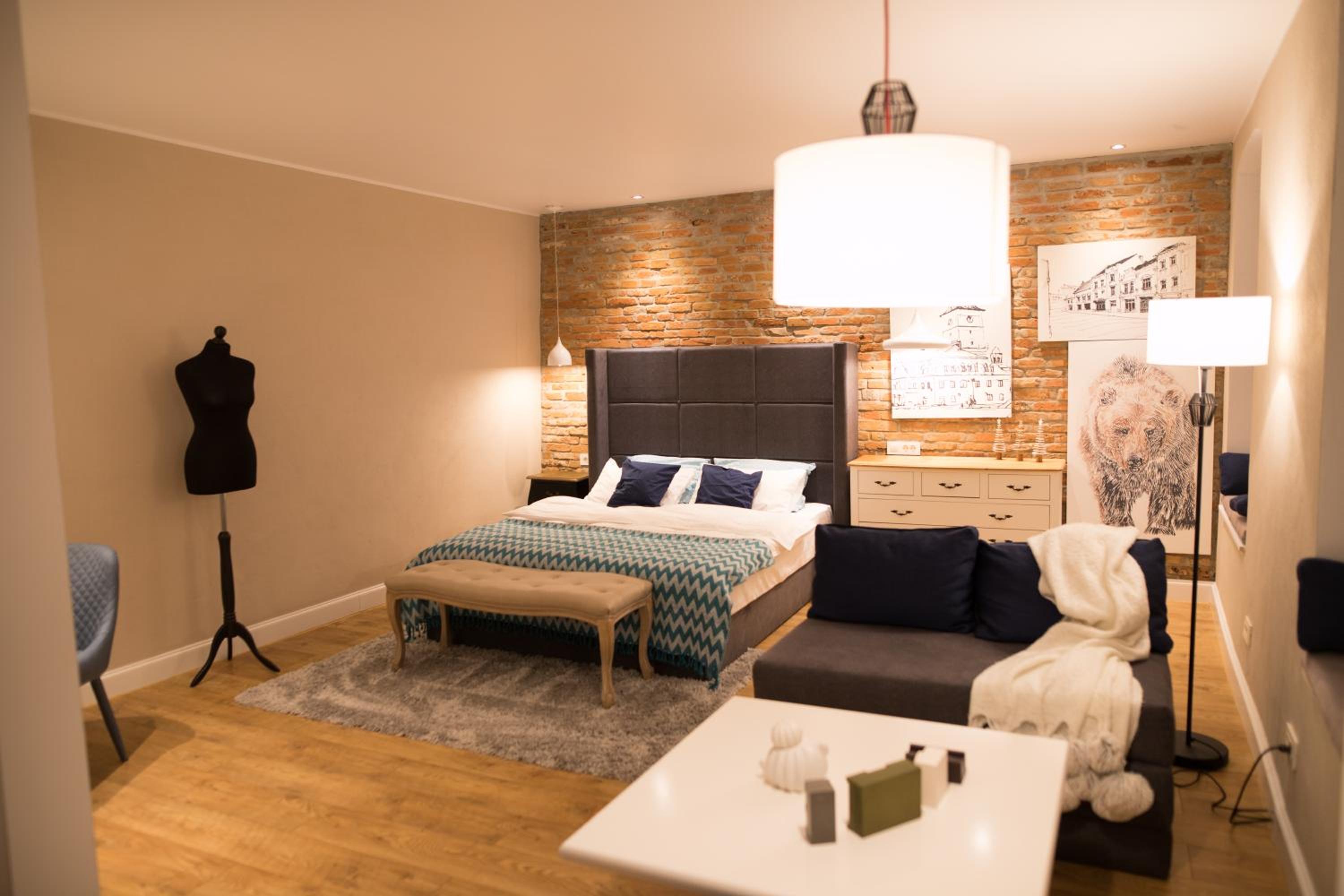 Studio Apartment - Photo 18