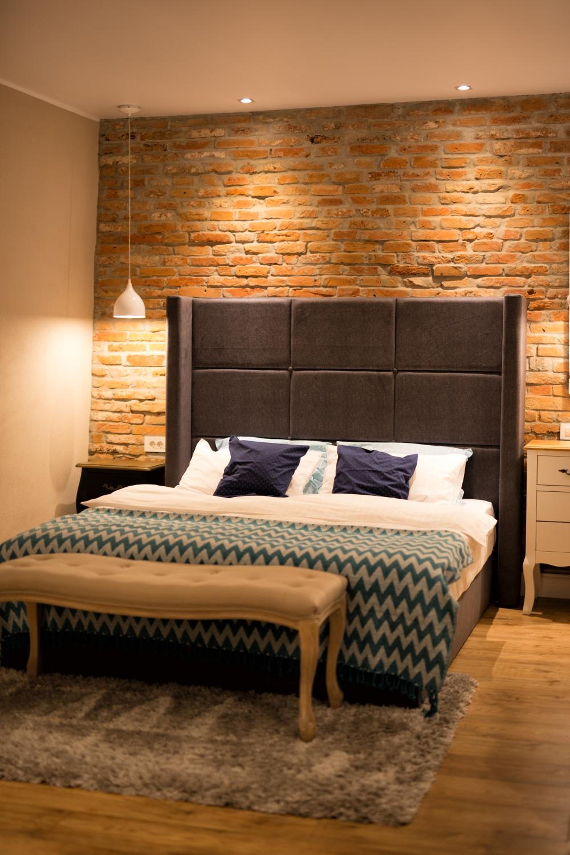 Studio Apartment - Photo 27