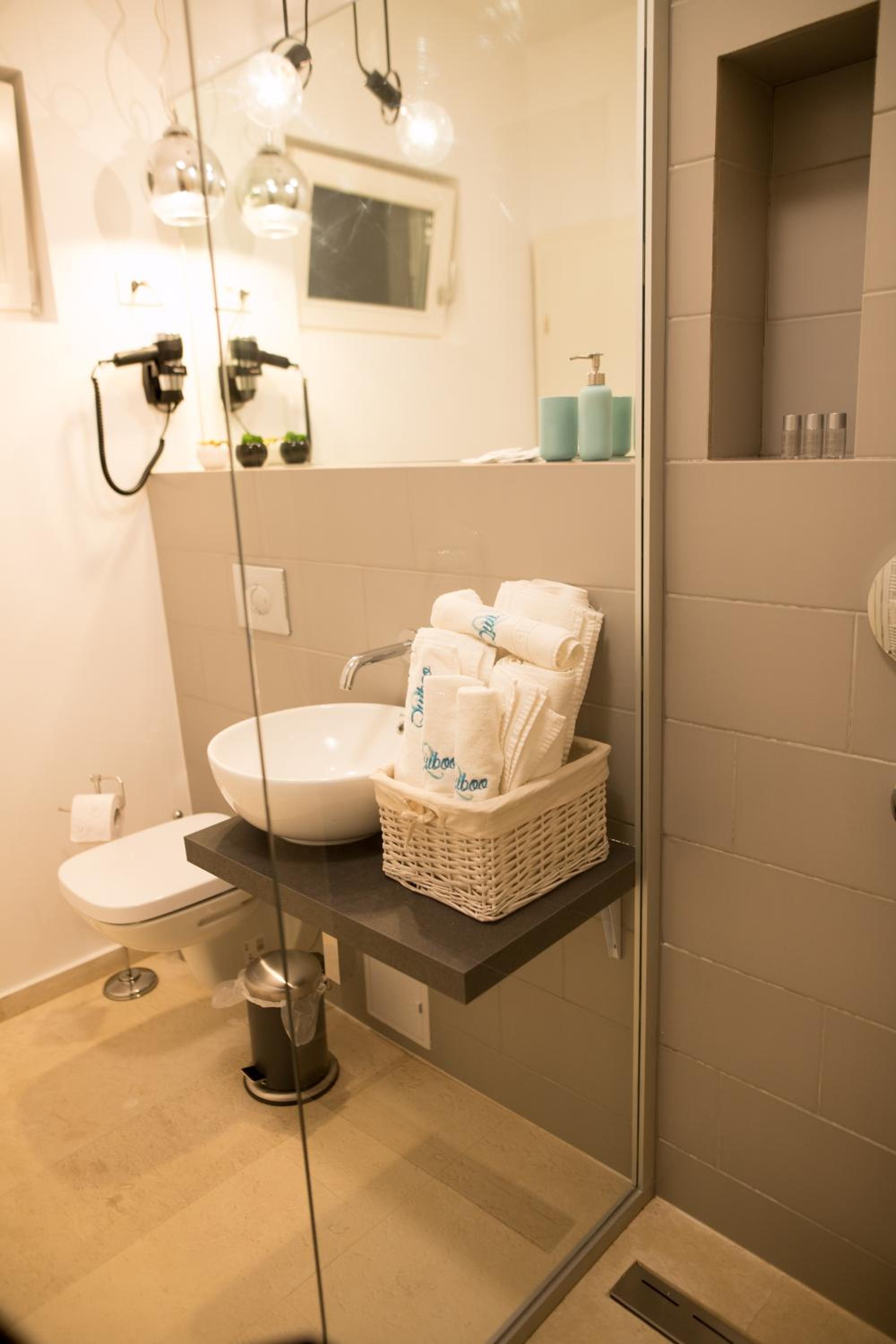Studio Apartment - Photo 47