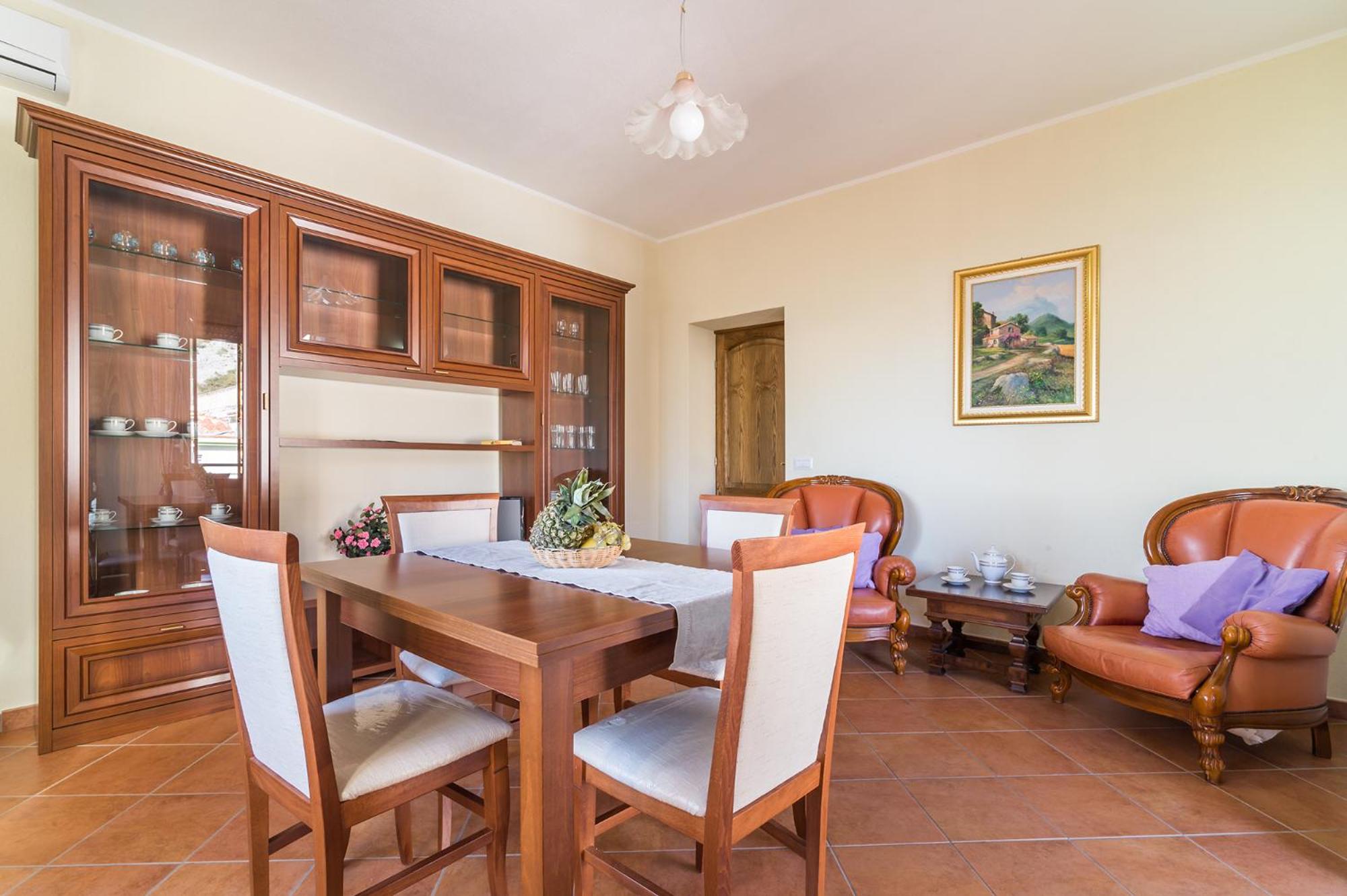 Three-Bedroom Apartment with Terrace and Sea View photo 3