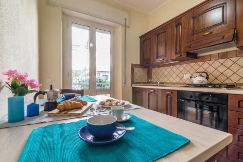 Three-Bedroom Apartment with Terrace photo 3