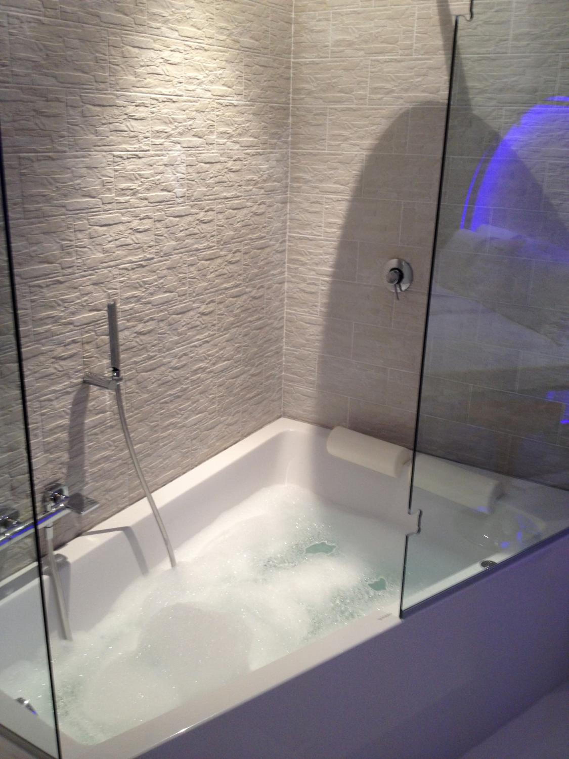 Double Room with Hot Tub photo 3