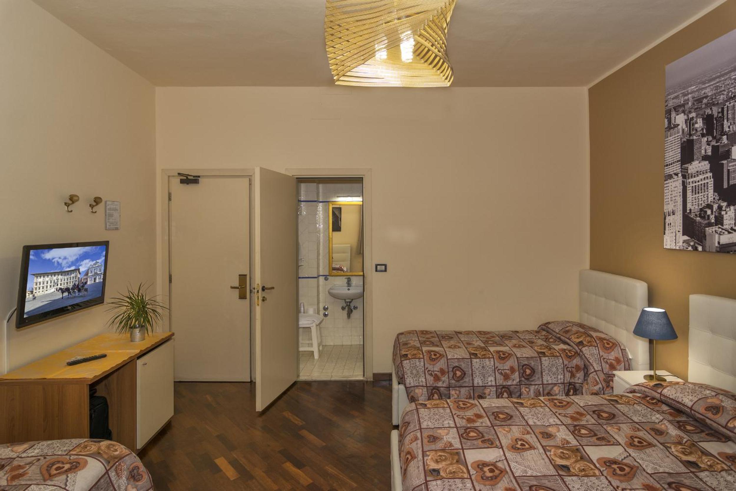 Quadruple Room - Photo 2