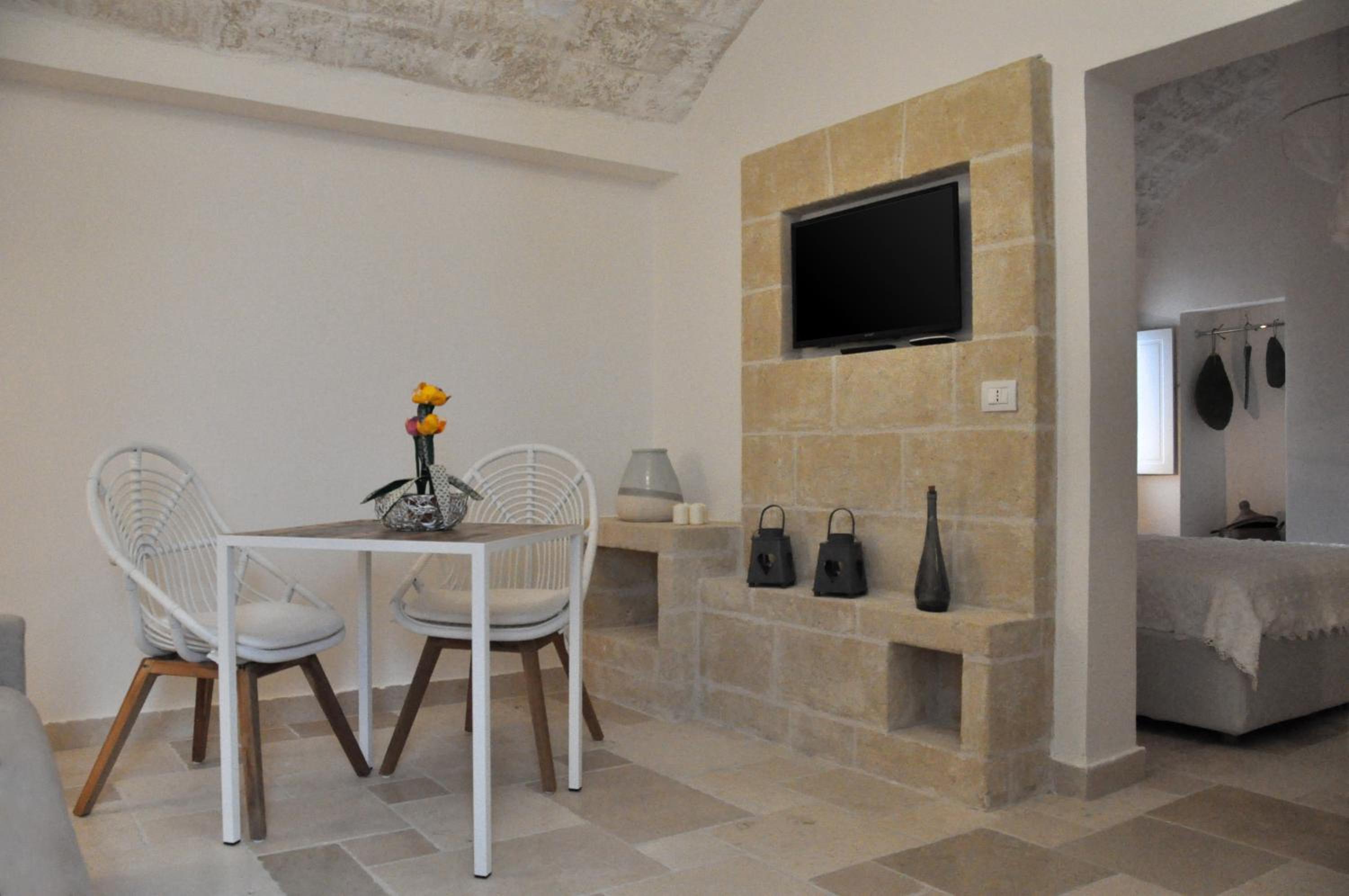 Deluxe Suite - Photo 2