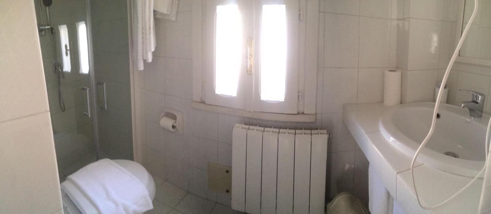 One-Bedroom Apartment (4 Adults) - Photo 5