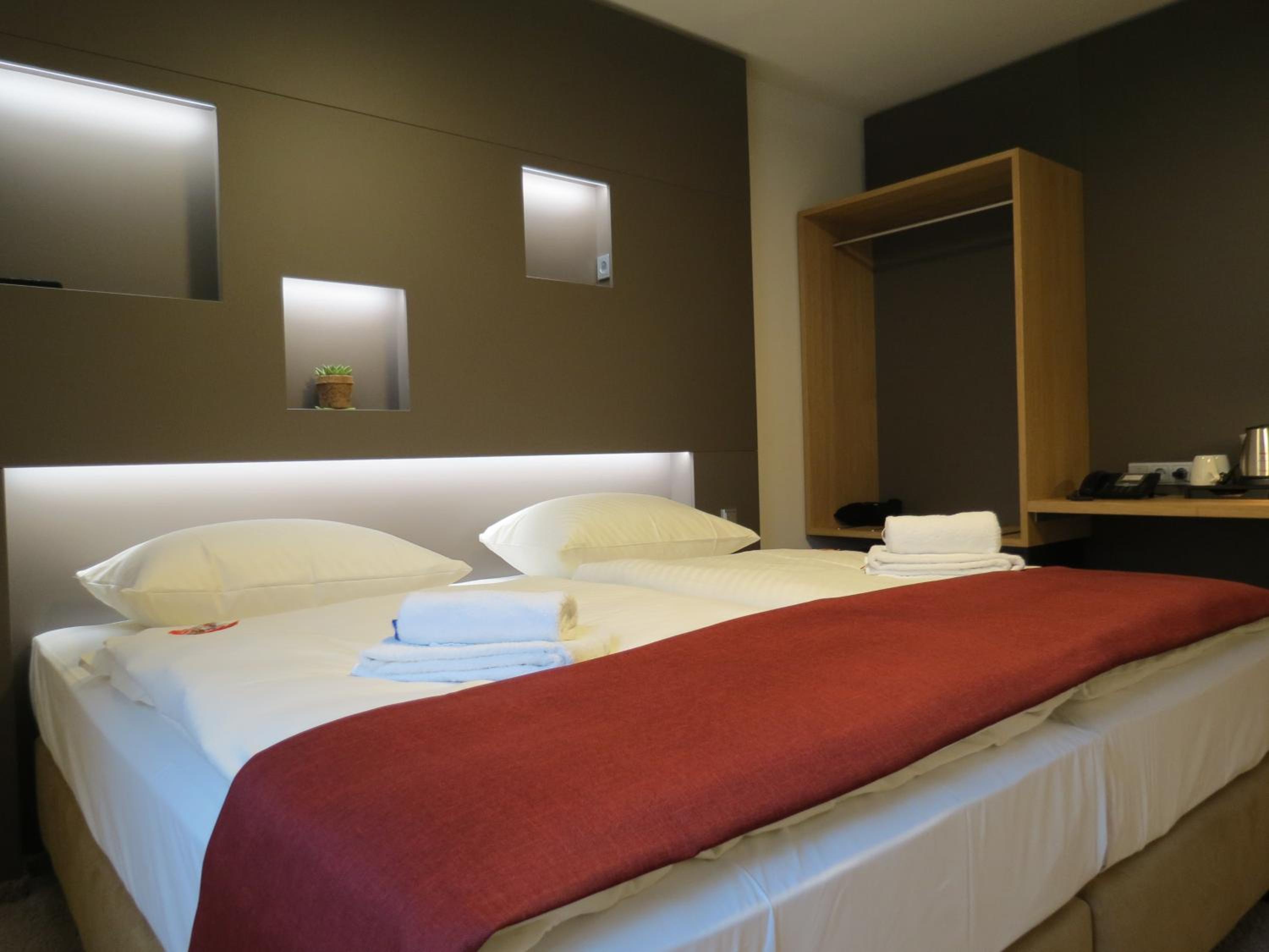 Double Room - Photo 20