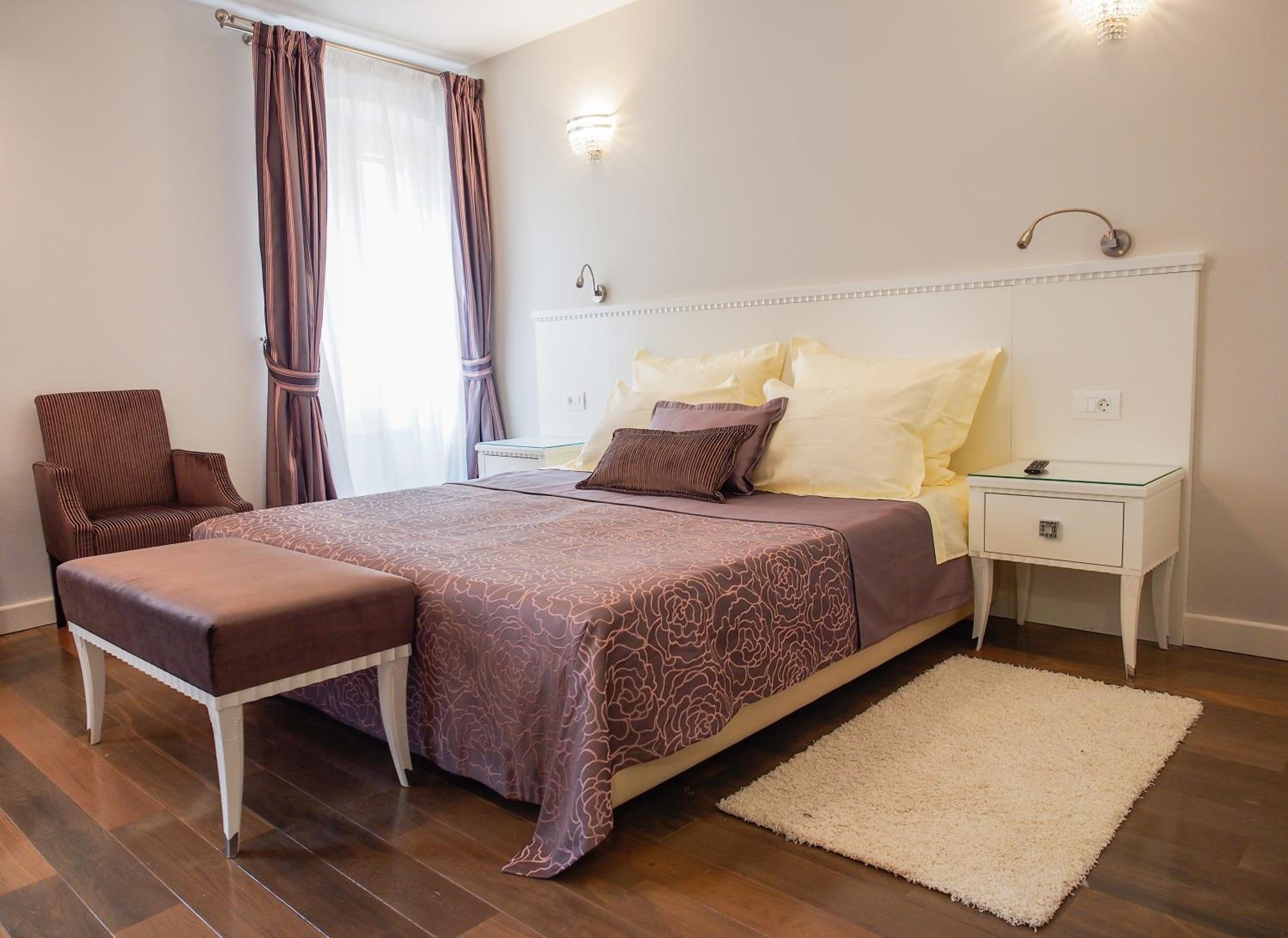 Deluxe Double or Twin Room with City View - Photo 1