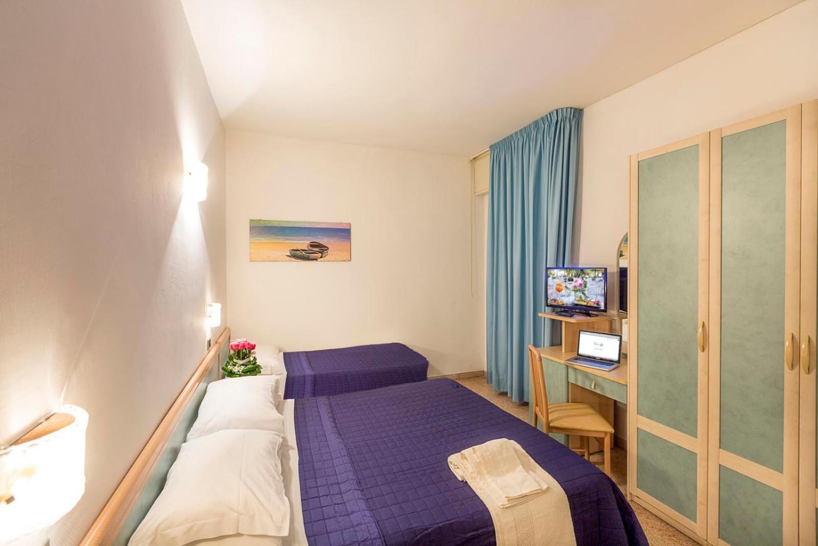 Standard Triple Room with Sea View