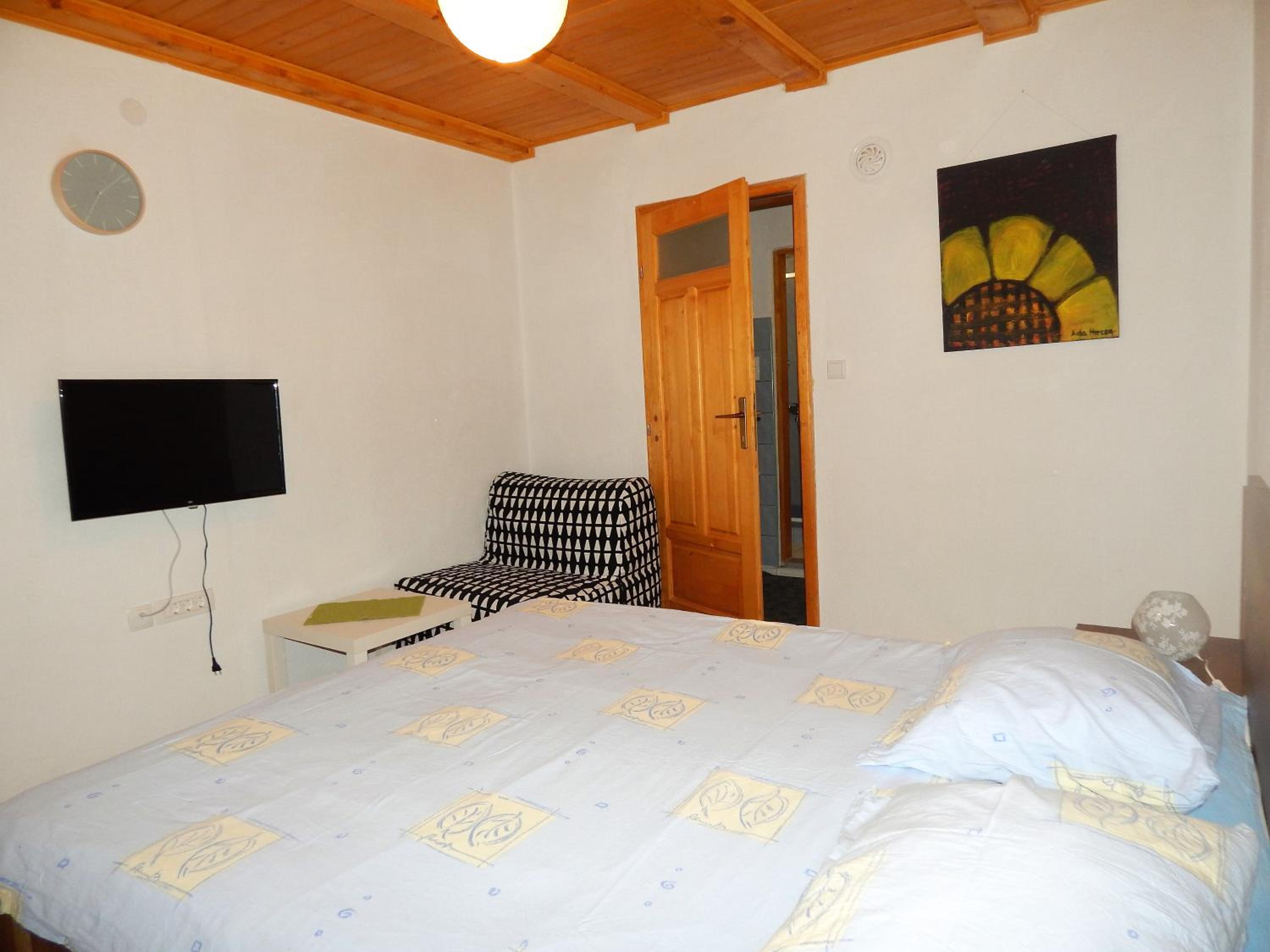 Apartment with Balcony photo 2