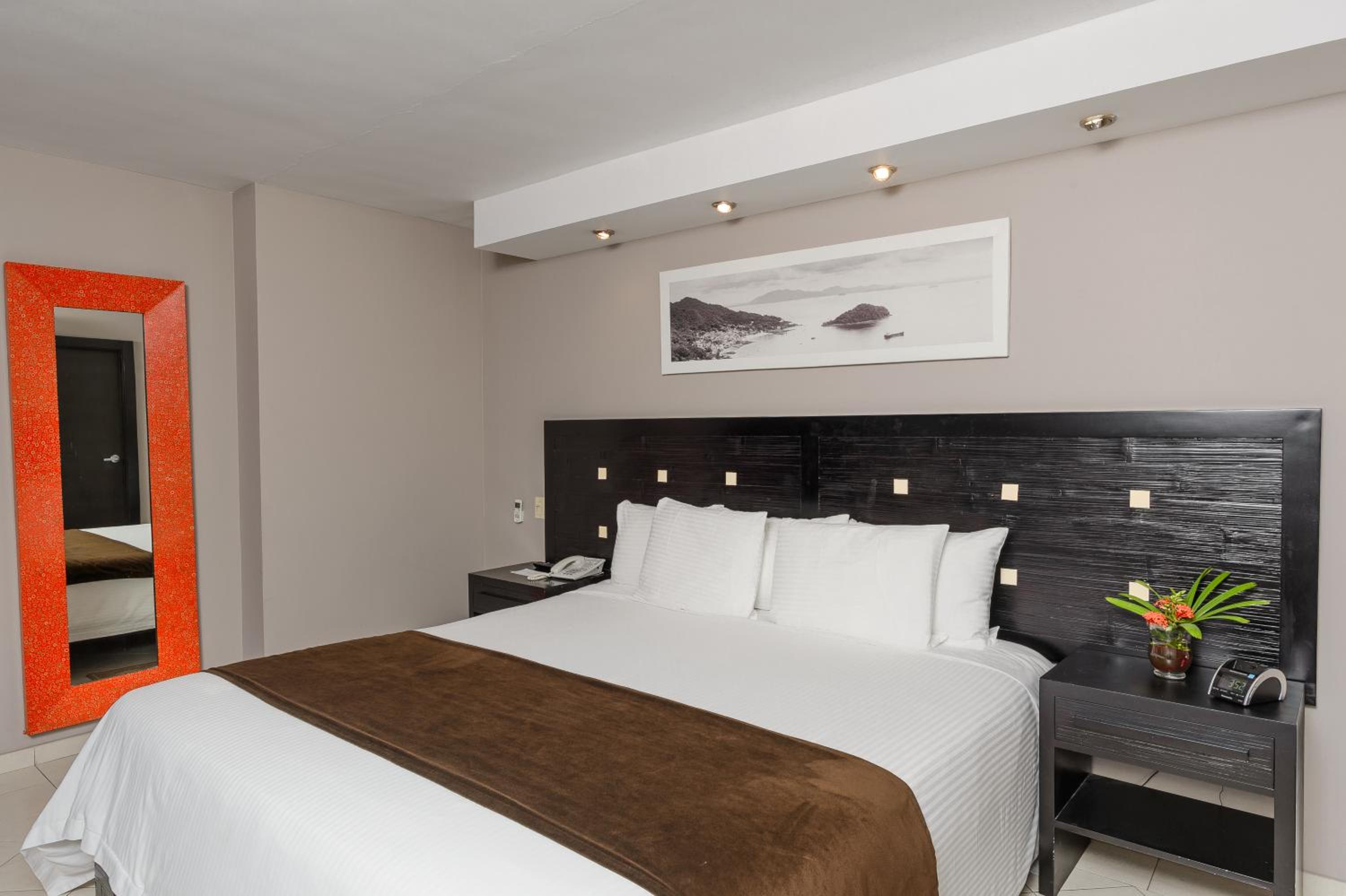 Standard Room - Photo 1