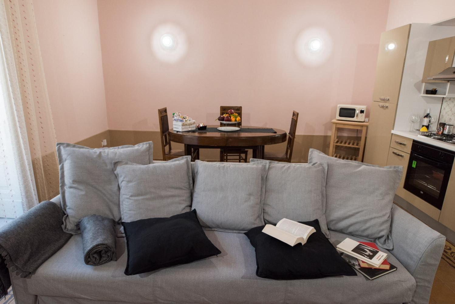 One-Bedroom Apartment photo 3