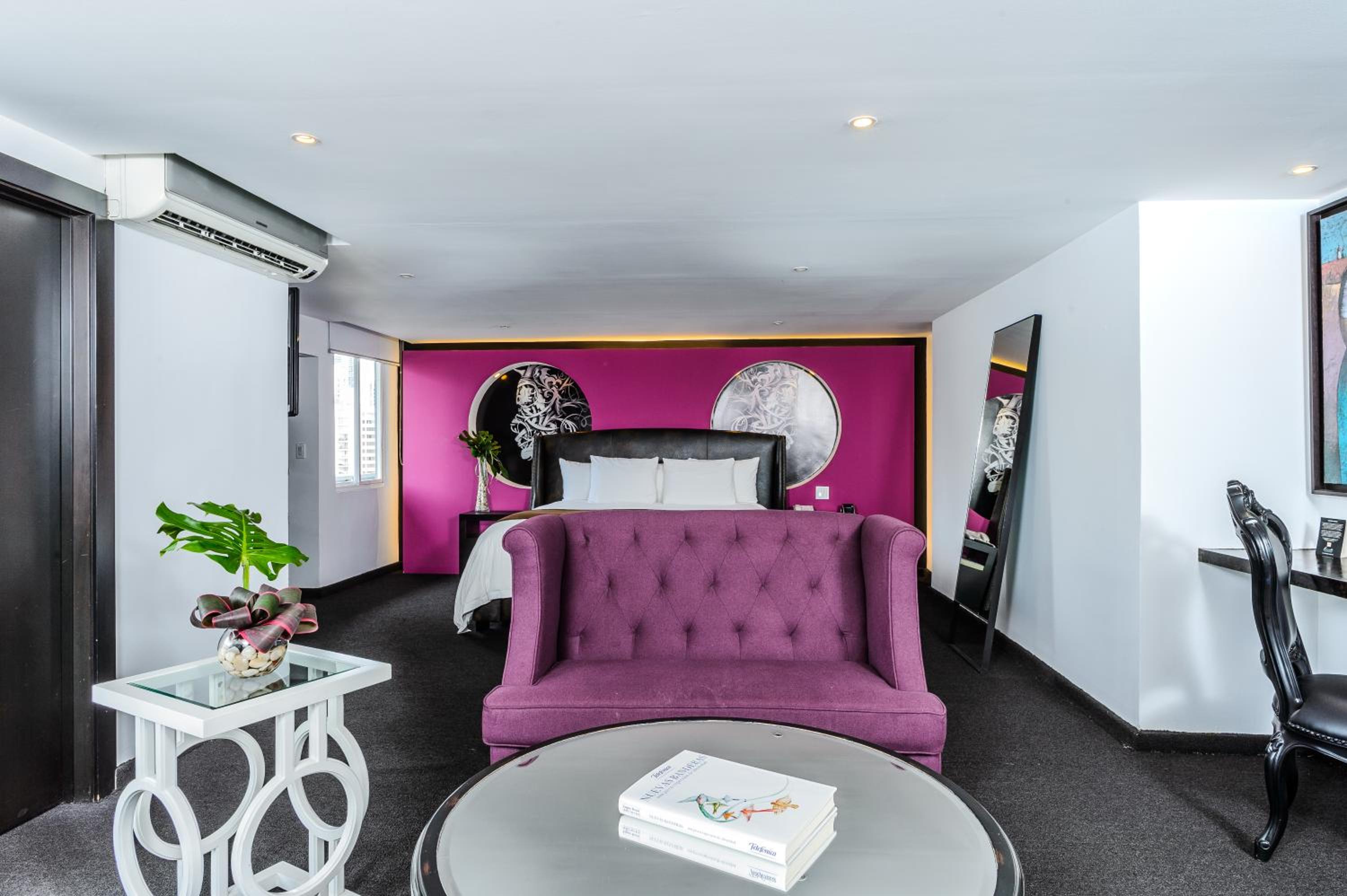 Suites - Photo 6