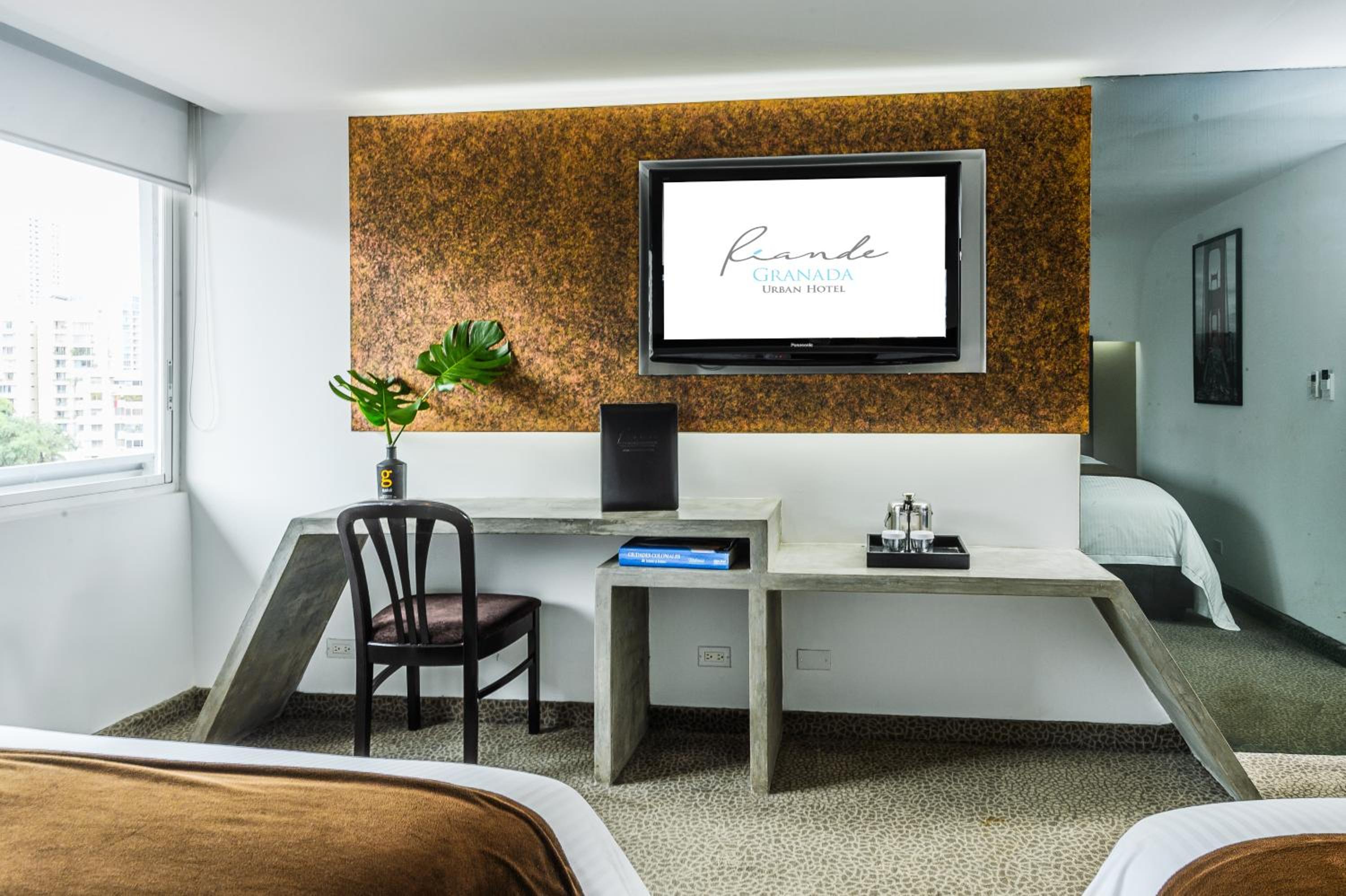 Double Room with Two Double Beds - Photo 6