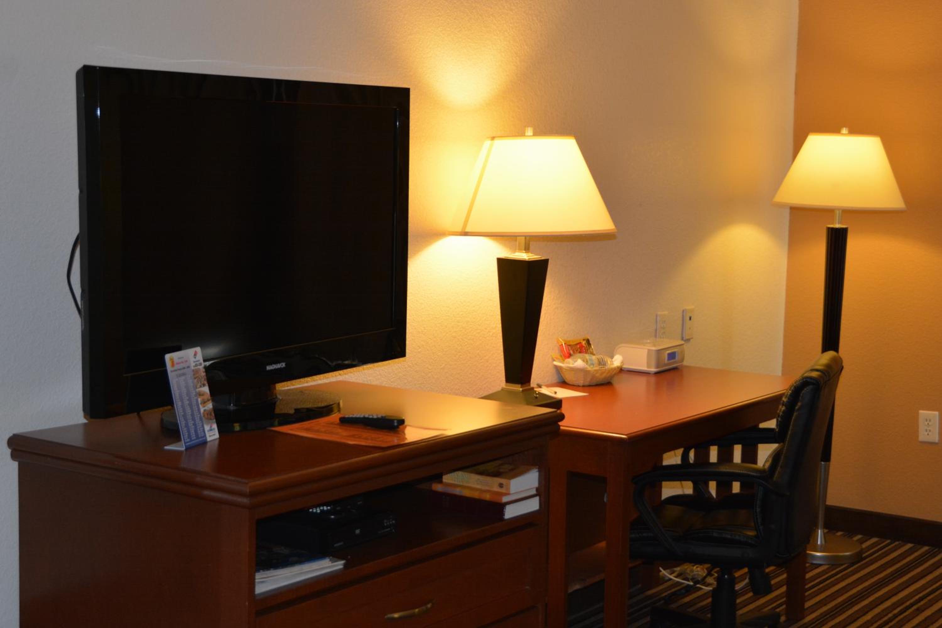 Family Suite - Non-Smoking - Photo 2