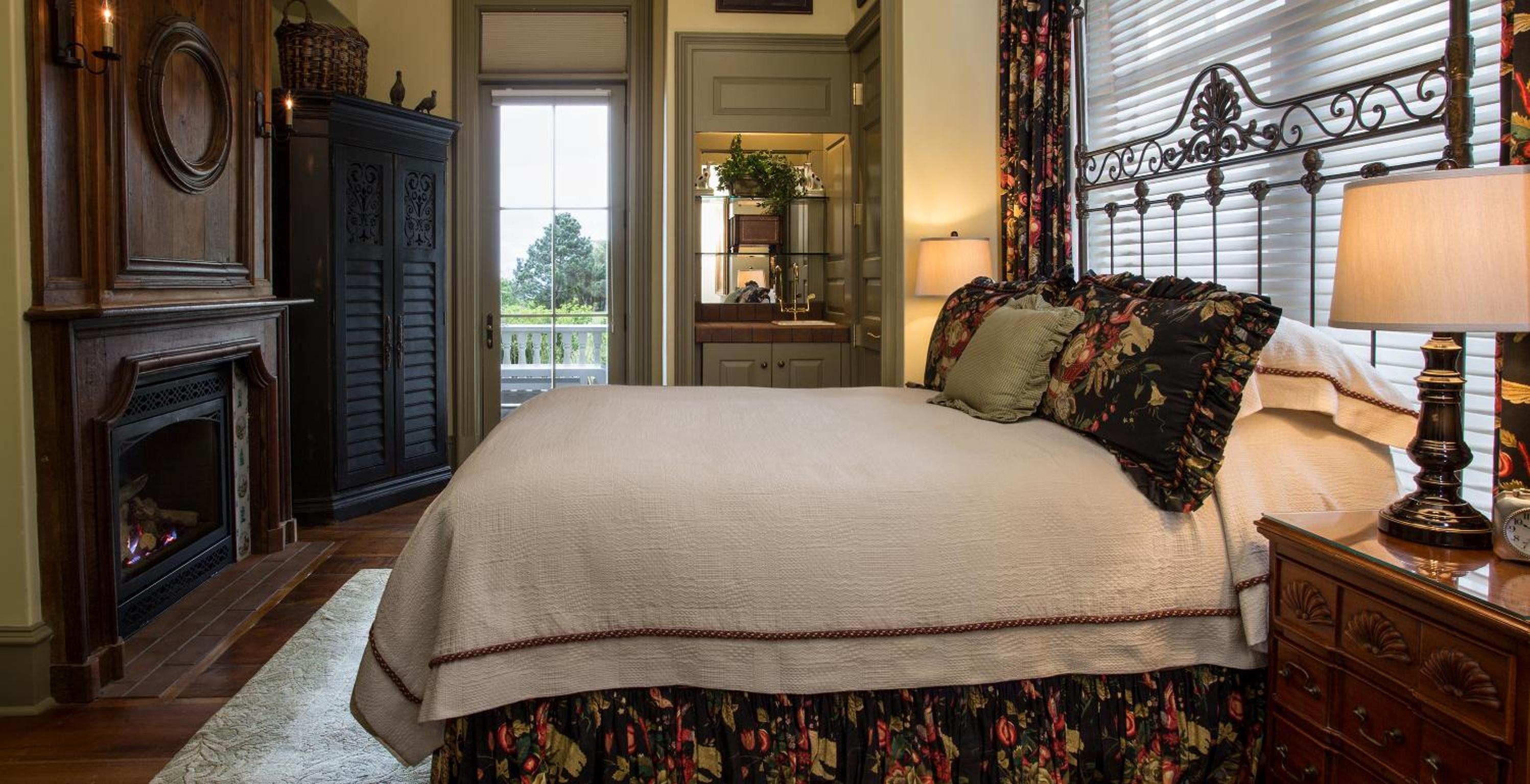 Colonial Queen Room with Terrace and Ocean View - Photo 1