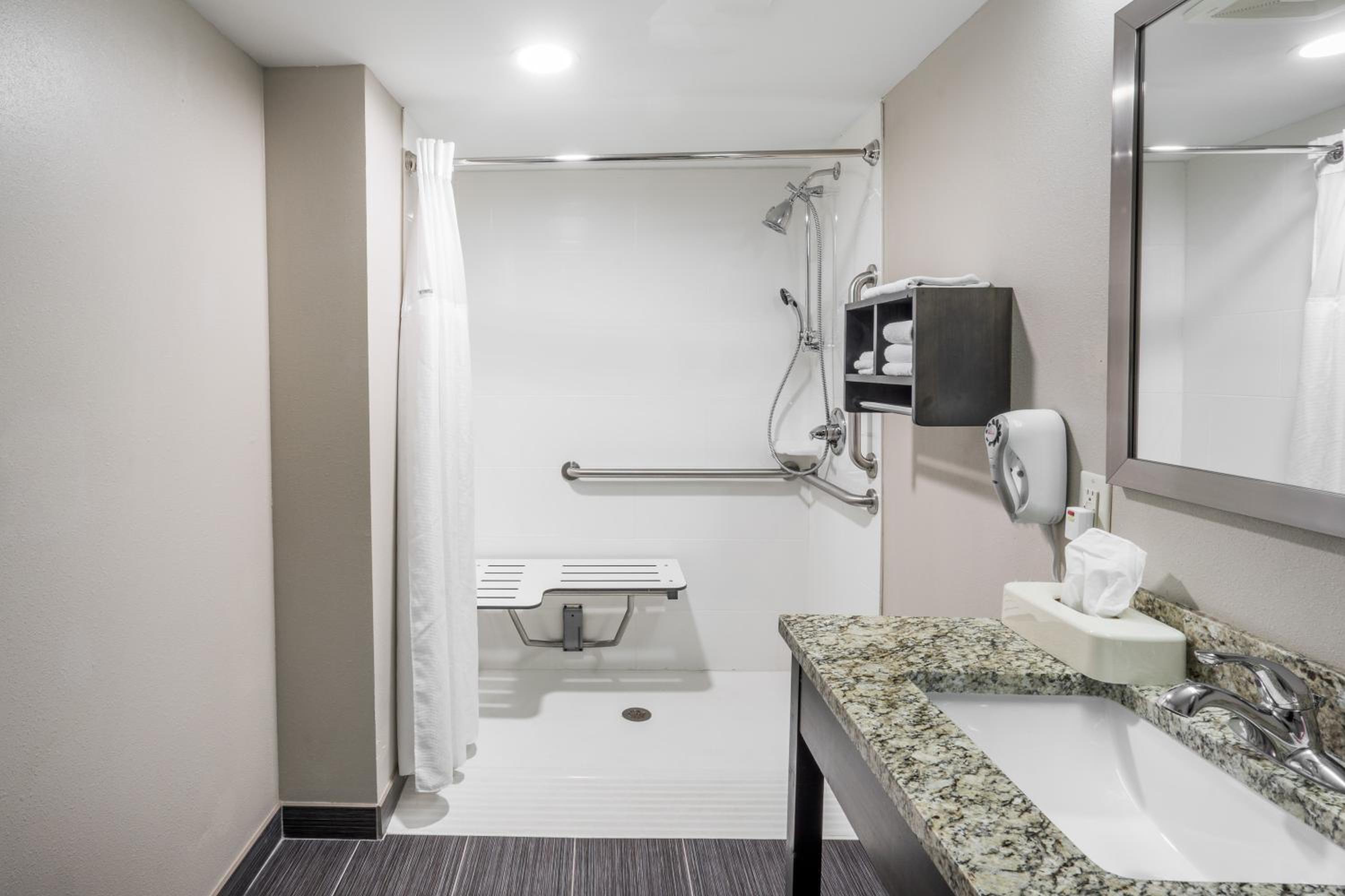 King Room - Disability Access/Non-Smoking - Photo 2