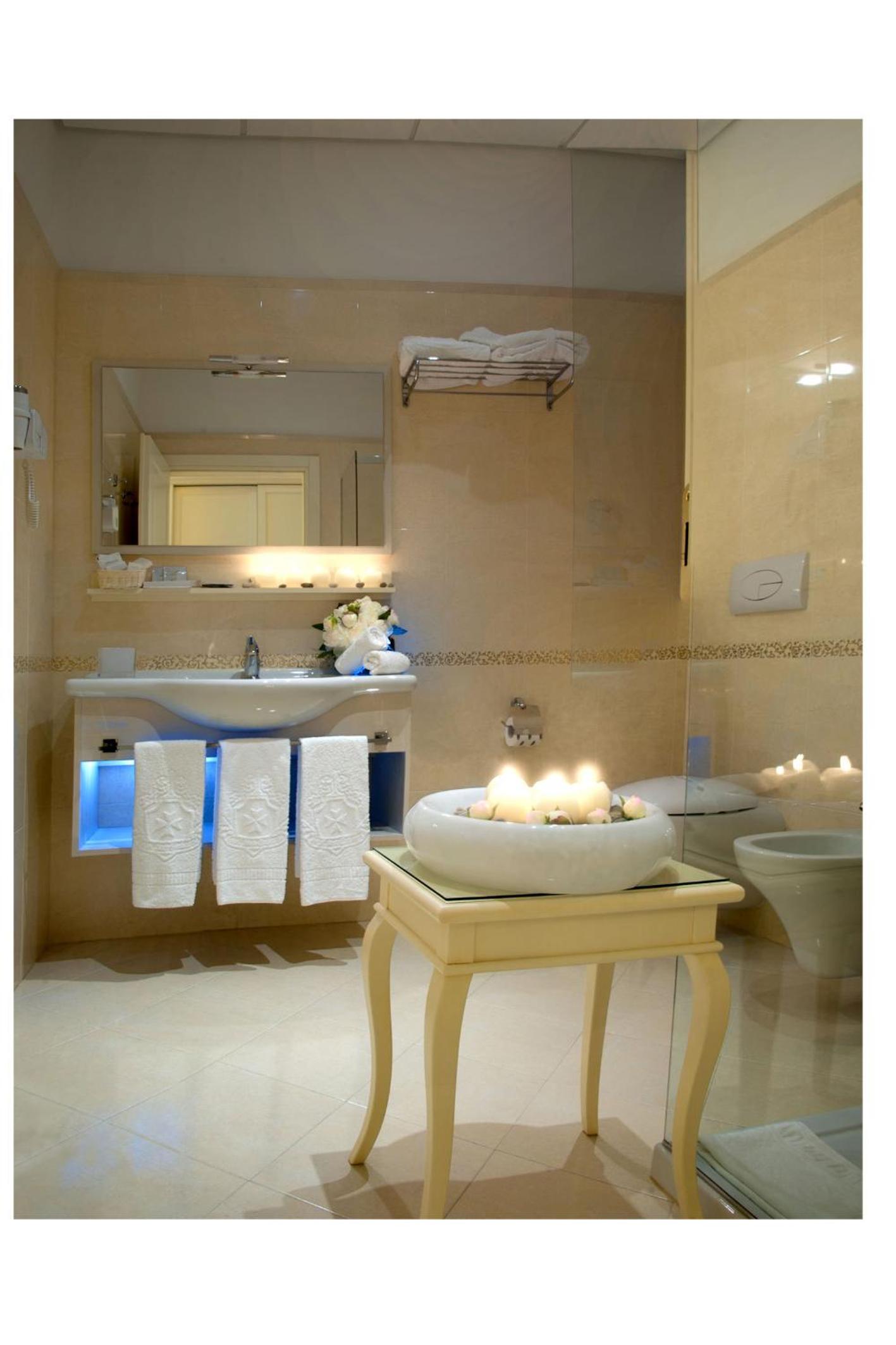 Double or Twin Room photo 3