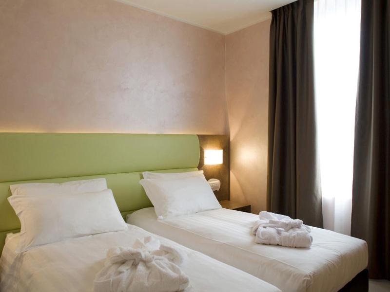 Double Room - Photo 3