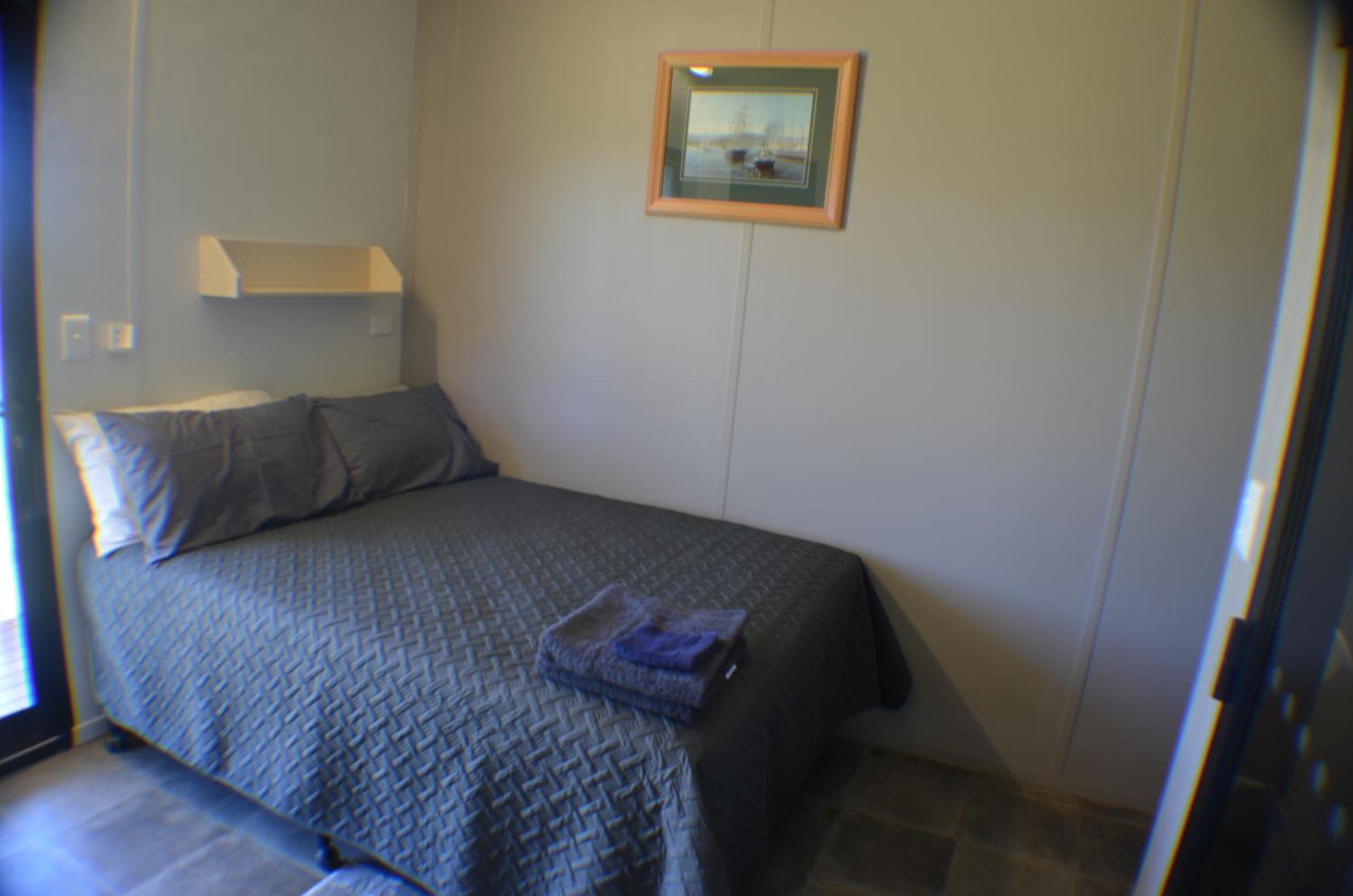 Double Bed with Ensuite Motel Room  photo 2