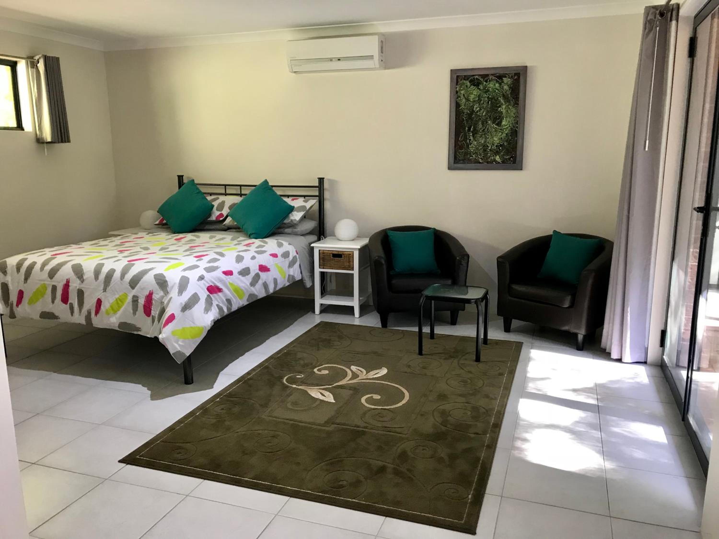 Queen Room with Garden View