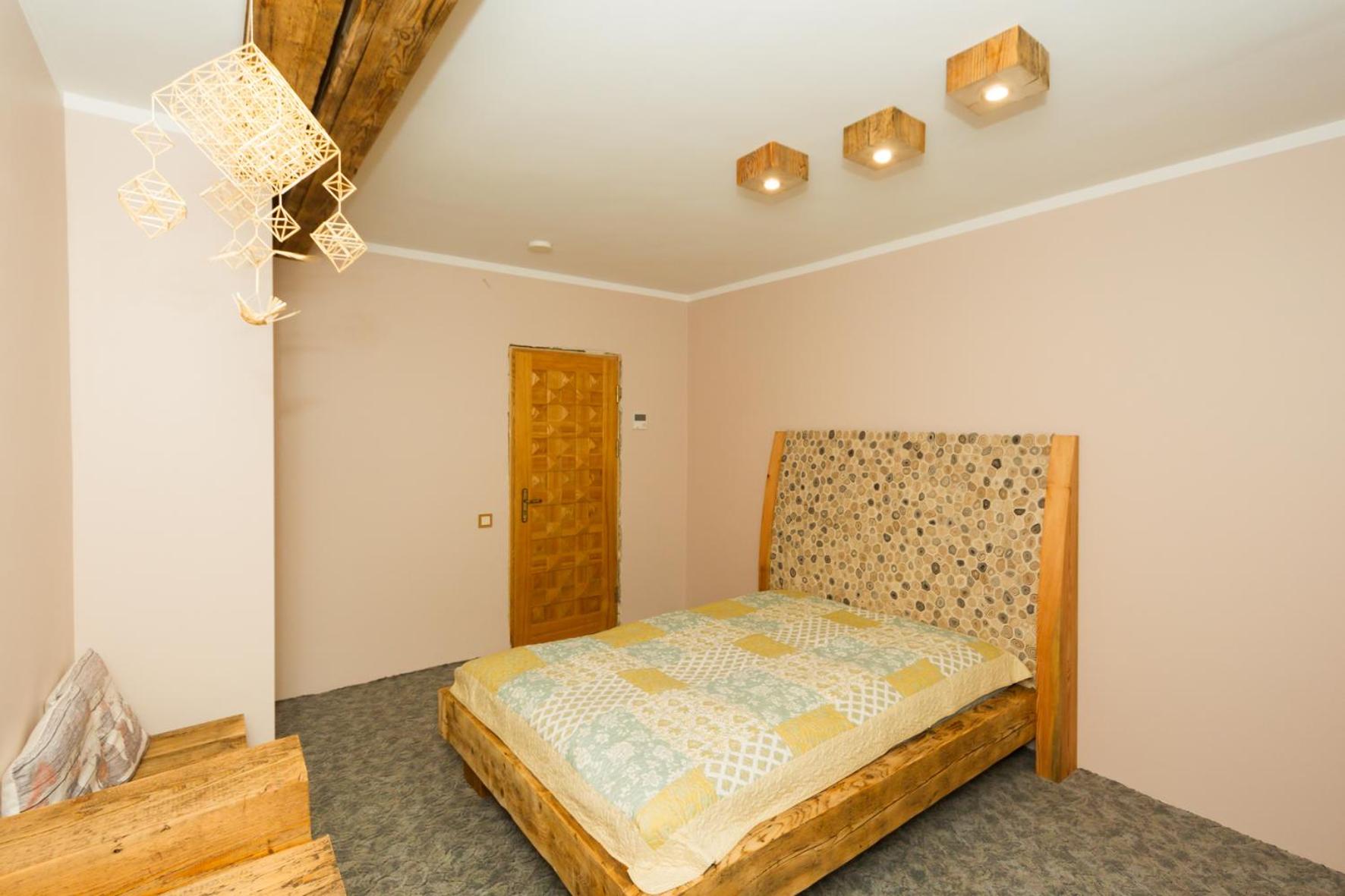 Double Room with Balcony - Photo 15