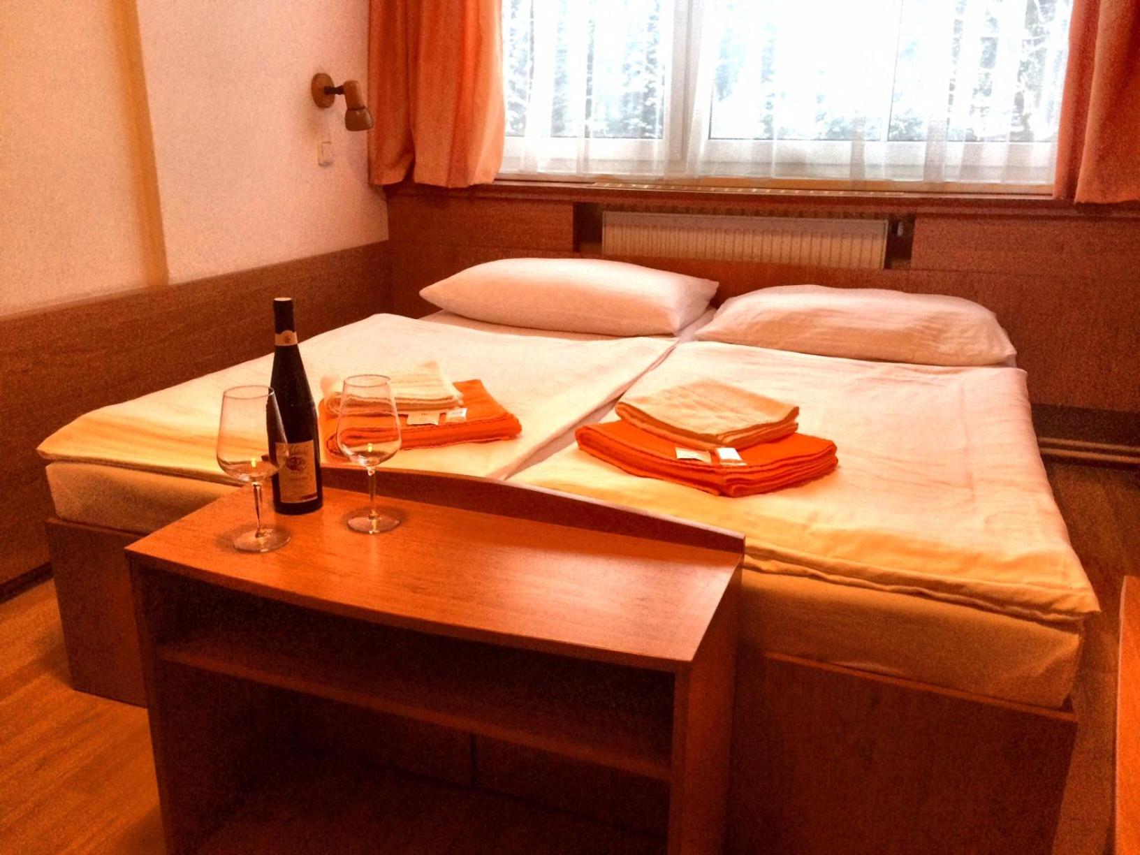Double Room - Photo 4