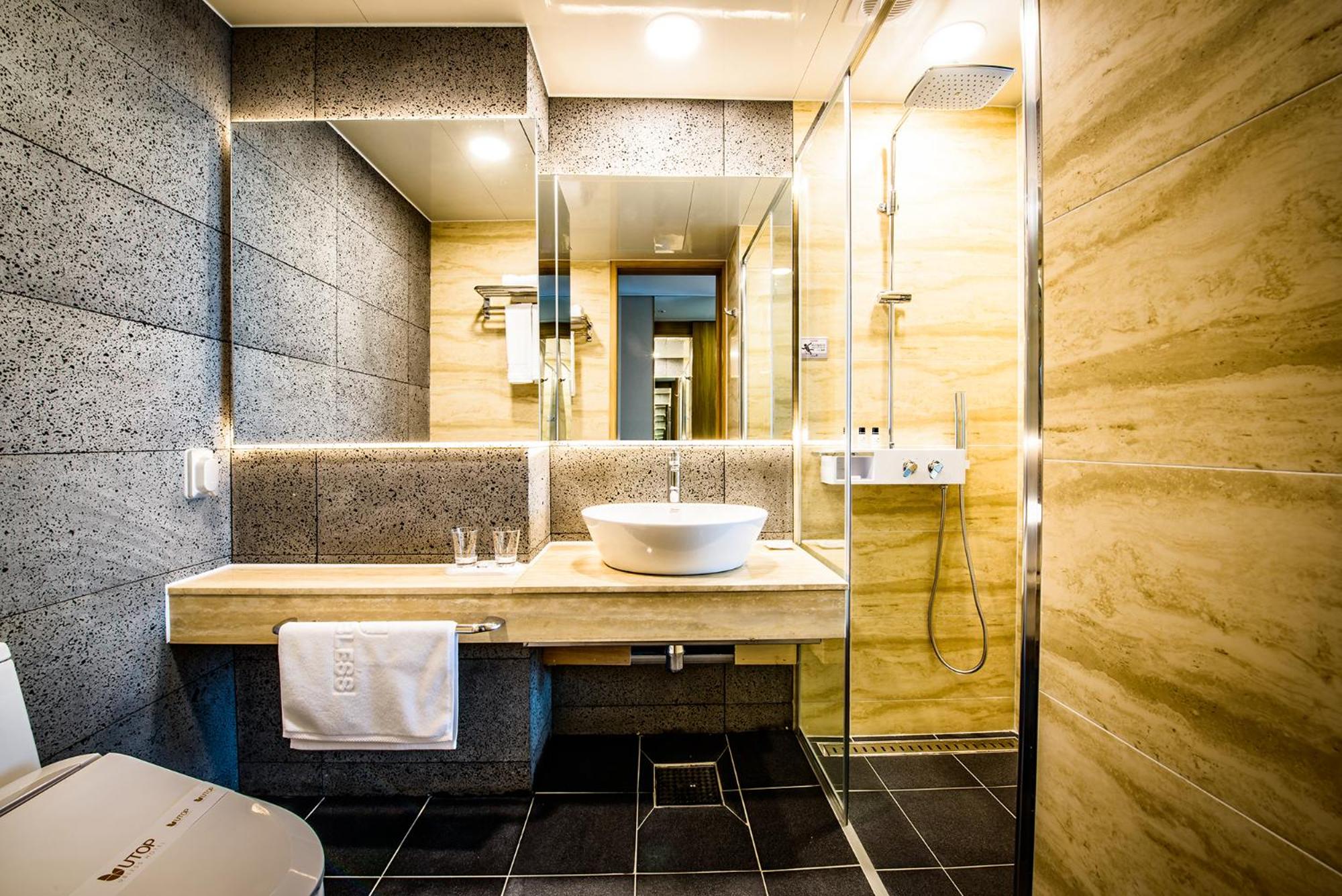 [Free Breakfast for 1 + Craft Beer 2 glasses] Korean-Style Deluxe Ondol Room with City view