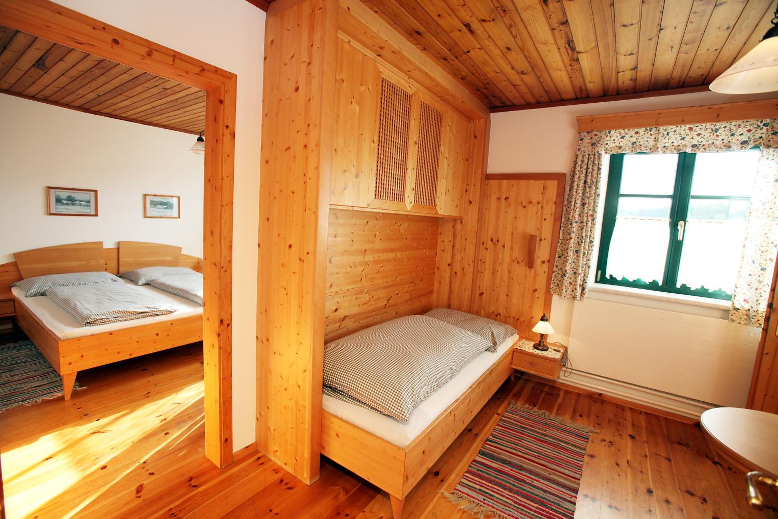 Room 6 photo 1