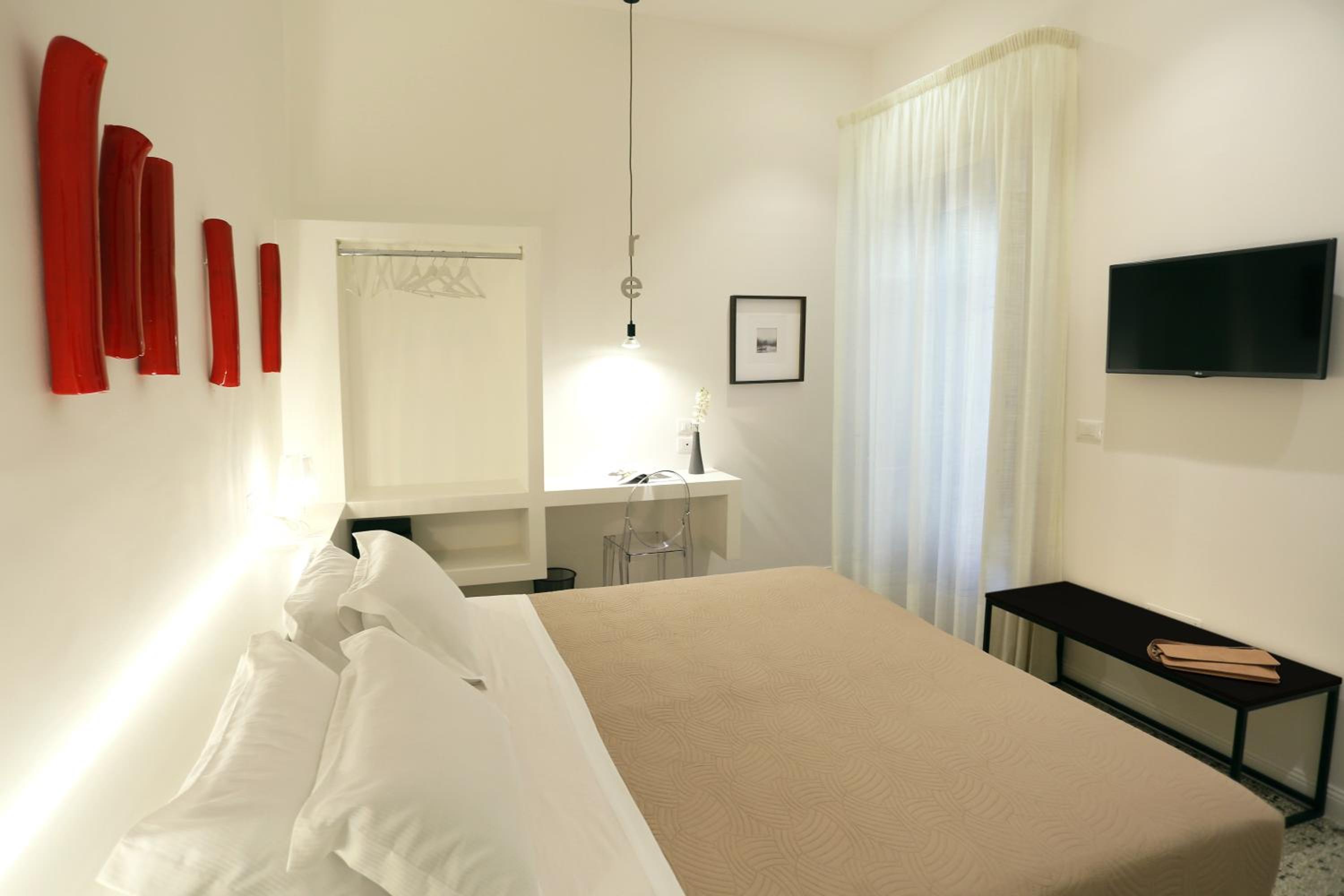 Standard Double or Twin Room with Balcony photo 2