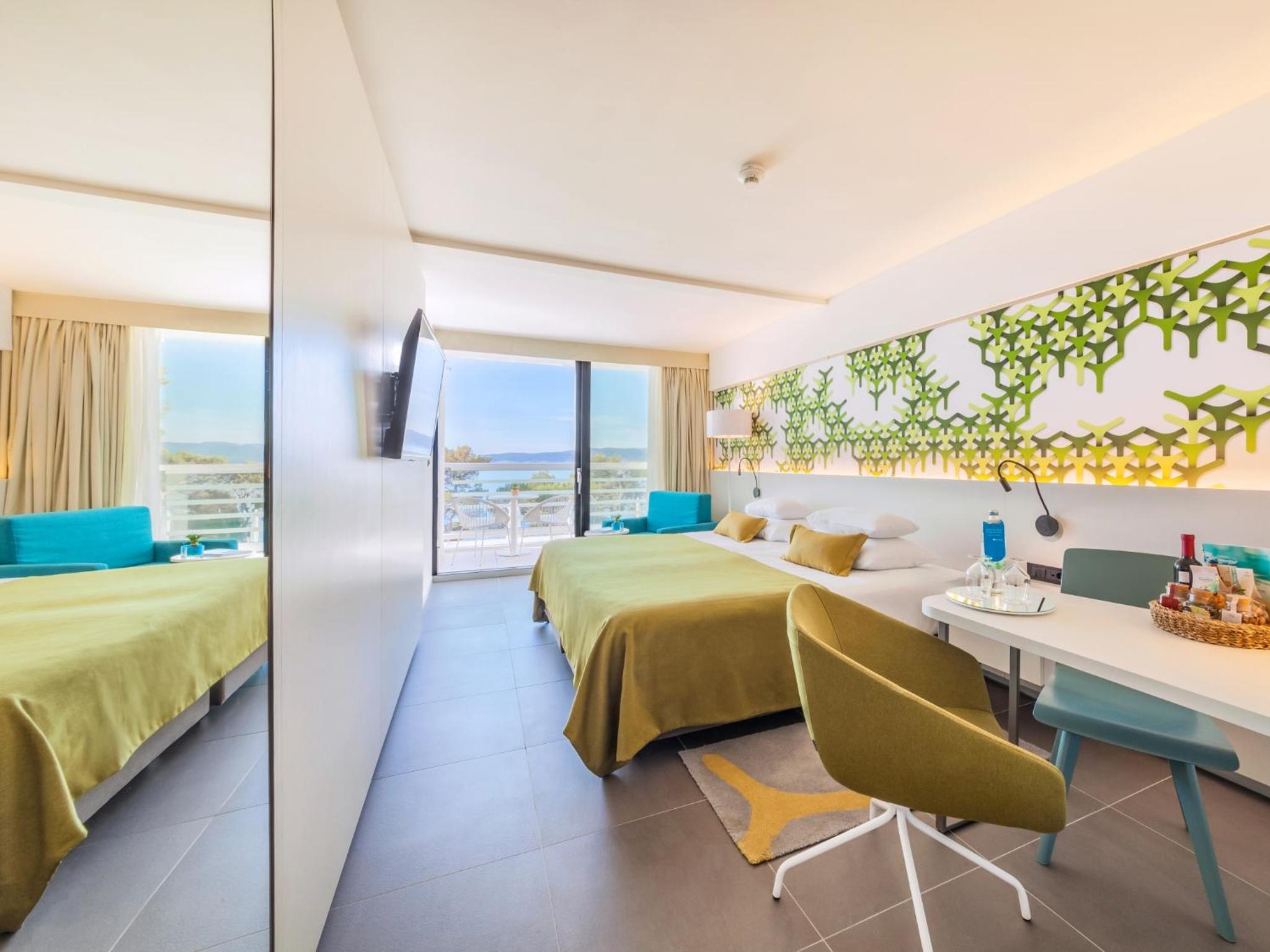 Superior Double Room with Balcony - Sea Side - Photo 2