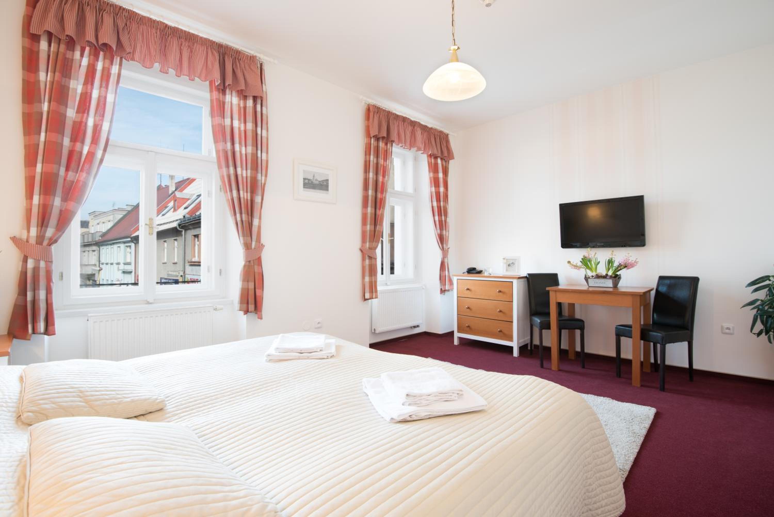 Double or Twin Room - Photo 7
