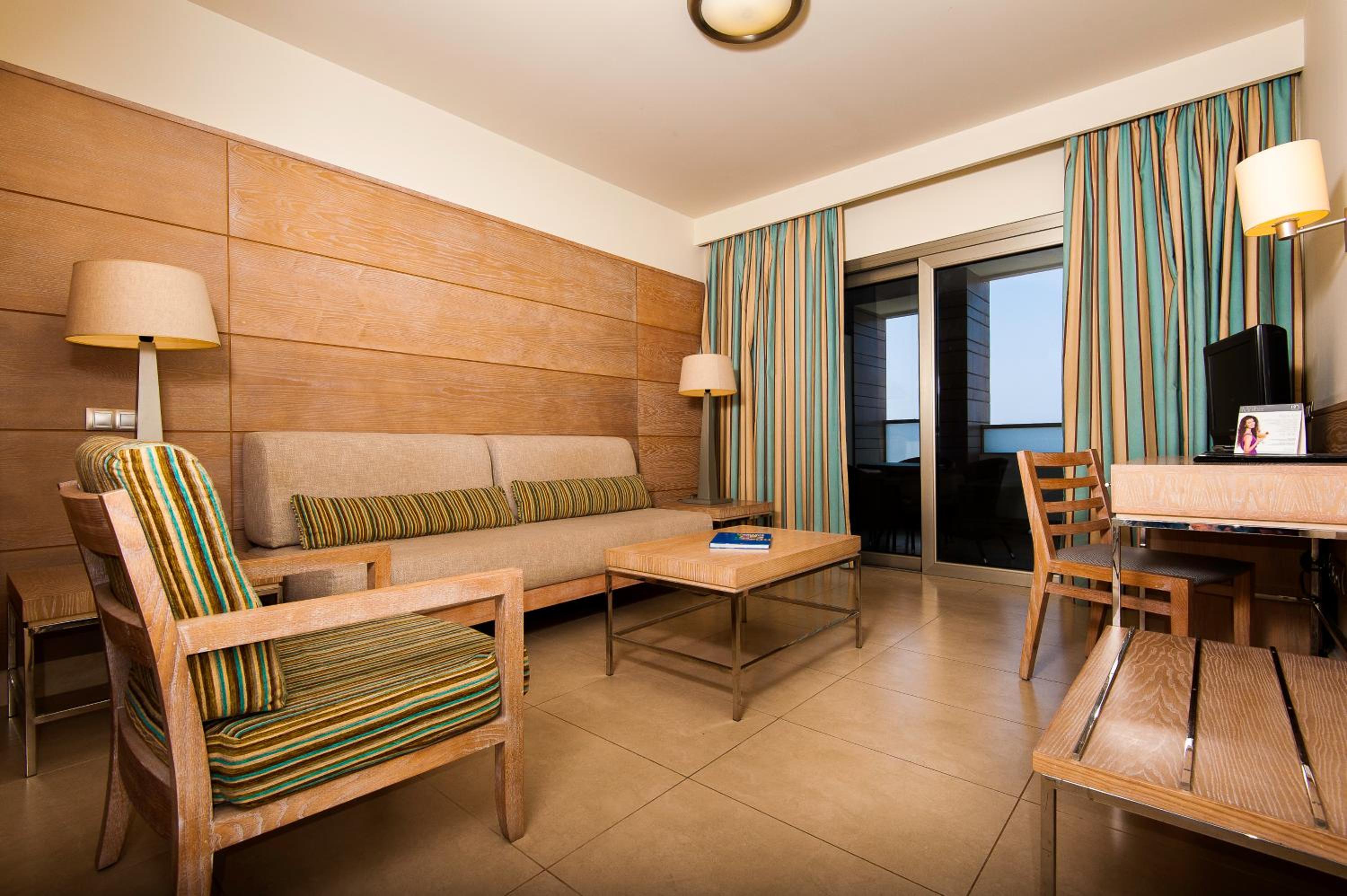 Junior Suite with Sea View (3 Adults)