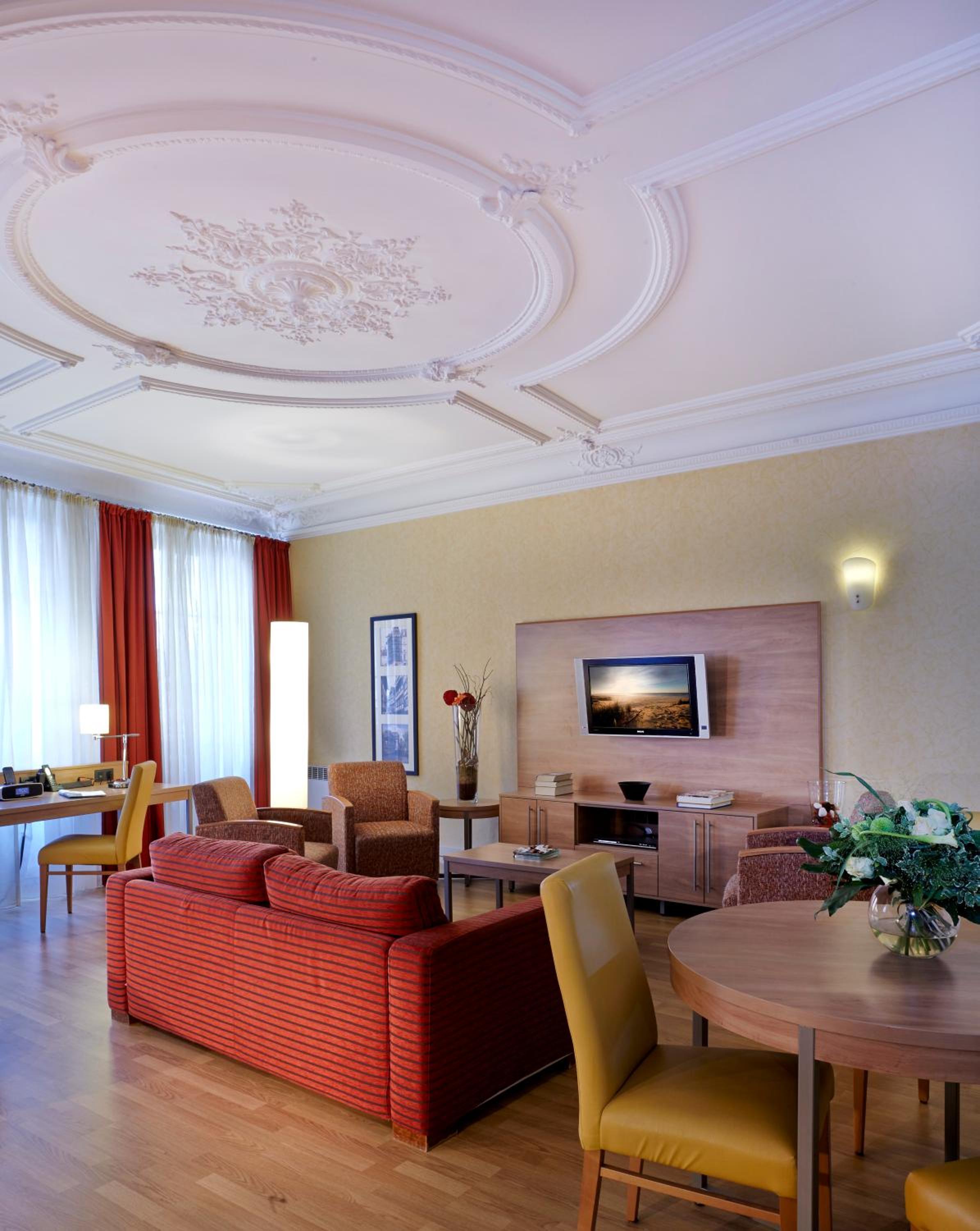 Deluxe Apartment