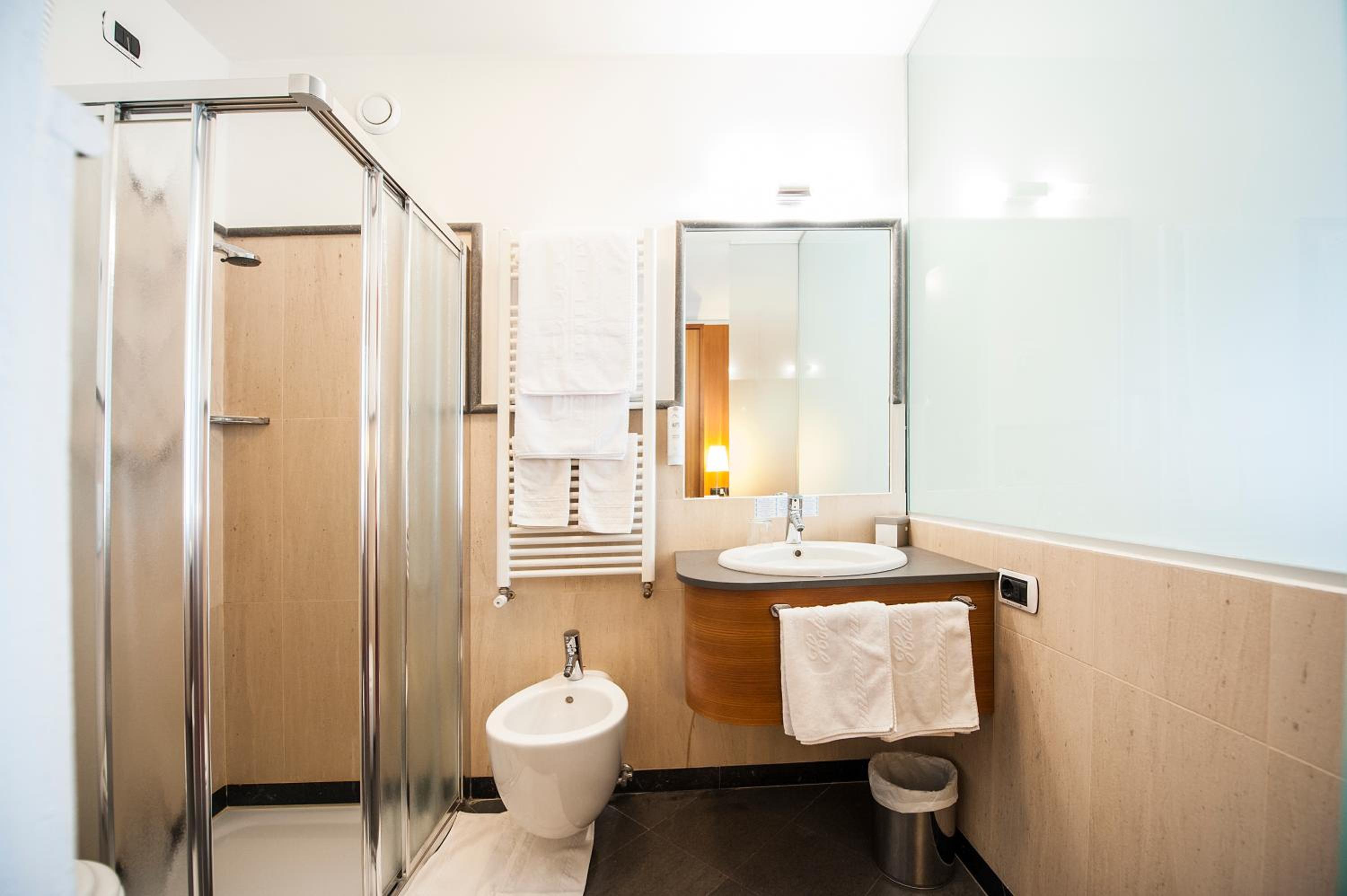Standard Triple Room - Photo 2