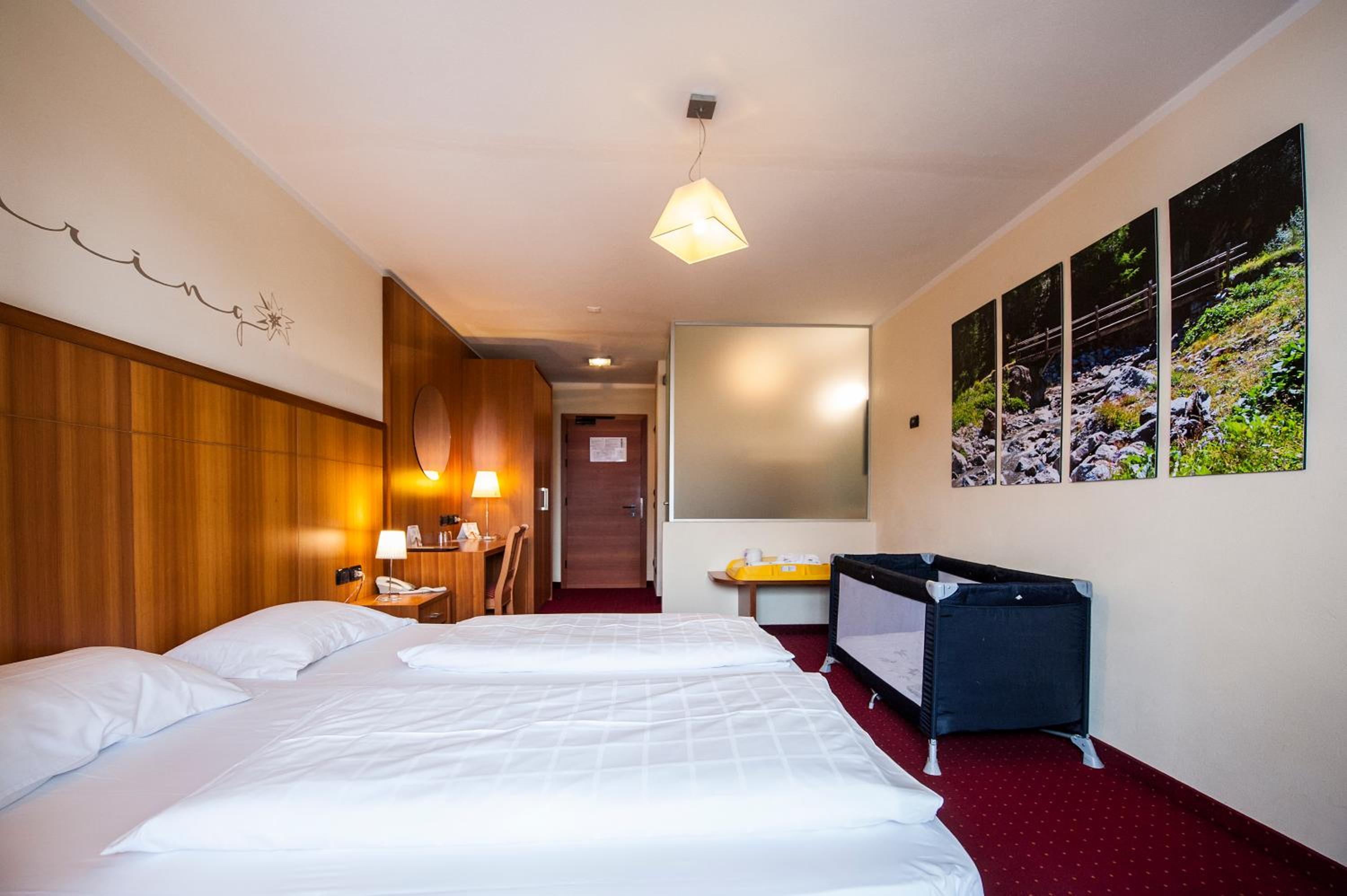 Standard Double Room - Photo 1