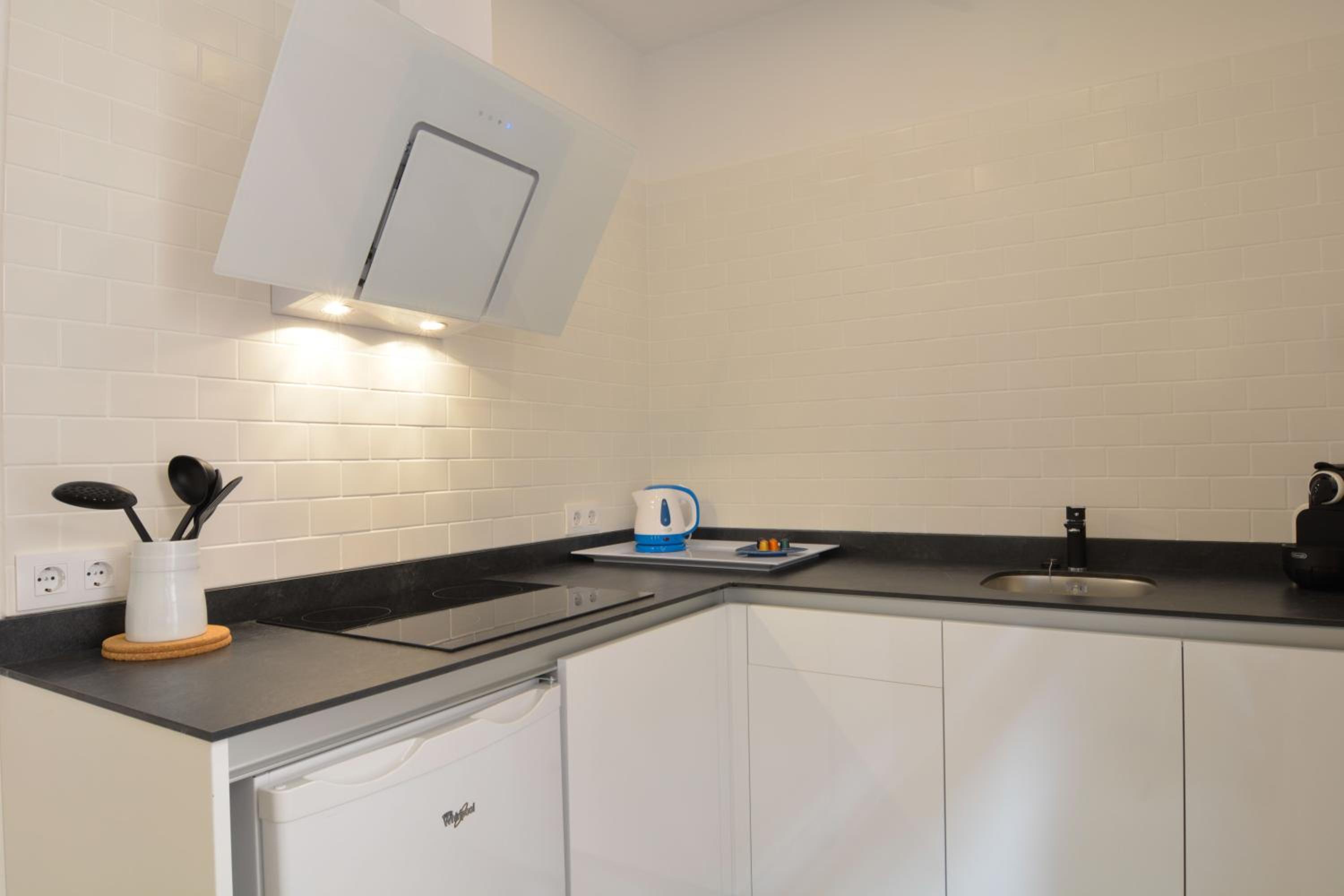 Apartment with Terrace photo 2