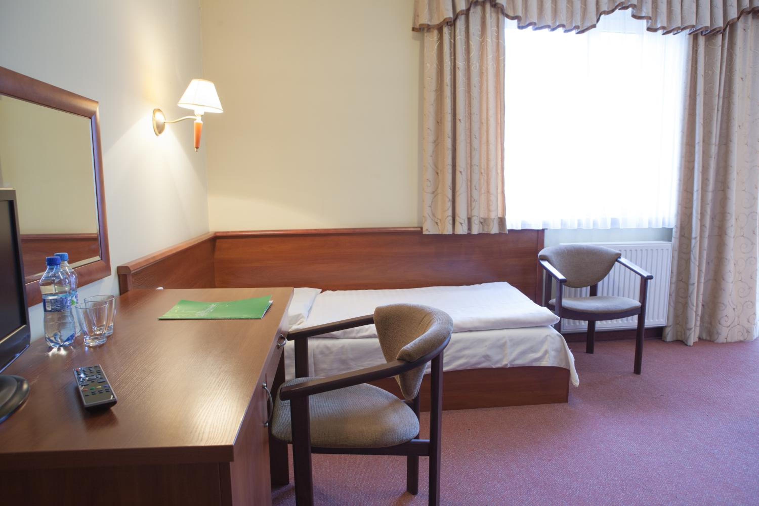 Standard Twin Room photo 2