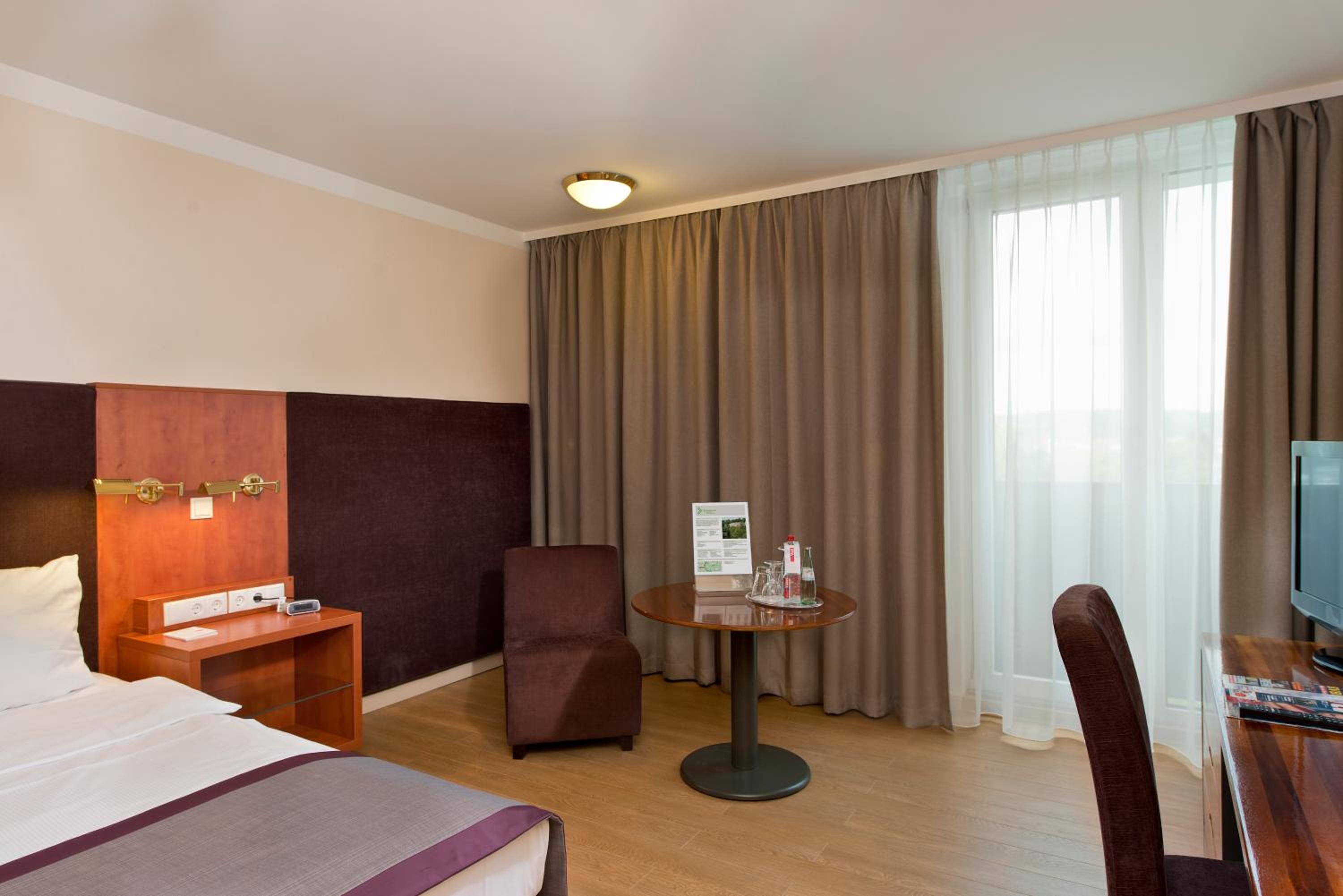 Business Double Room - Photo 2
