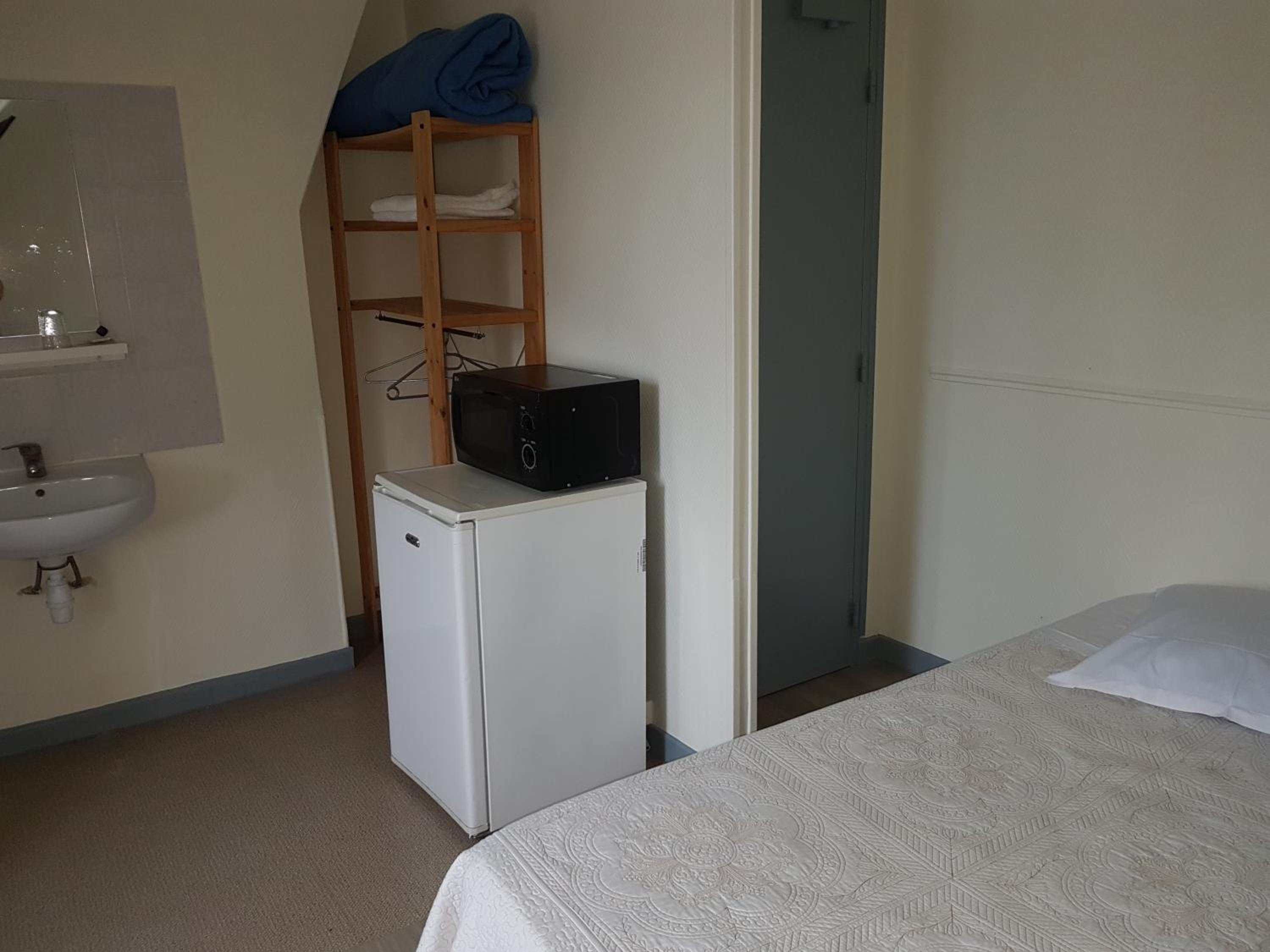 Twin Room with Shared Bathroom photo 1