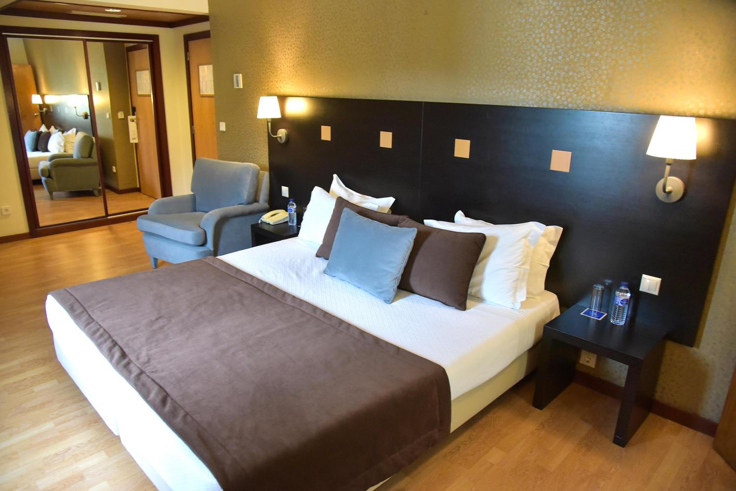Superior Double or Twin Room with Extra Bed (3 Adults) photo 3