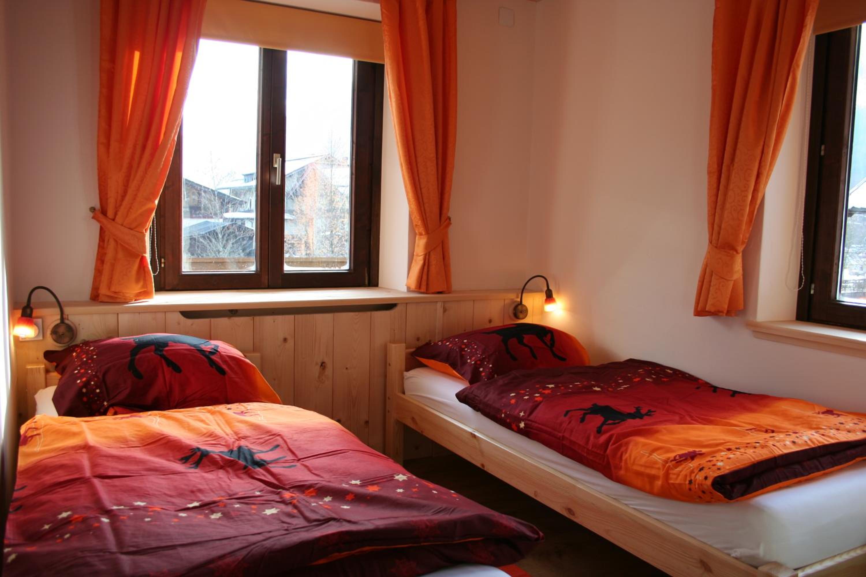 Luxury Two-Bedroom Apartment with Balcony - Photo 5