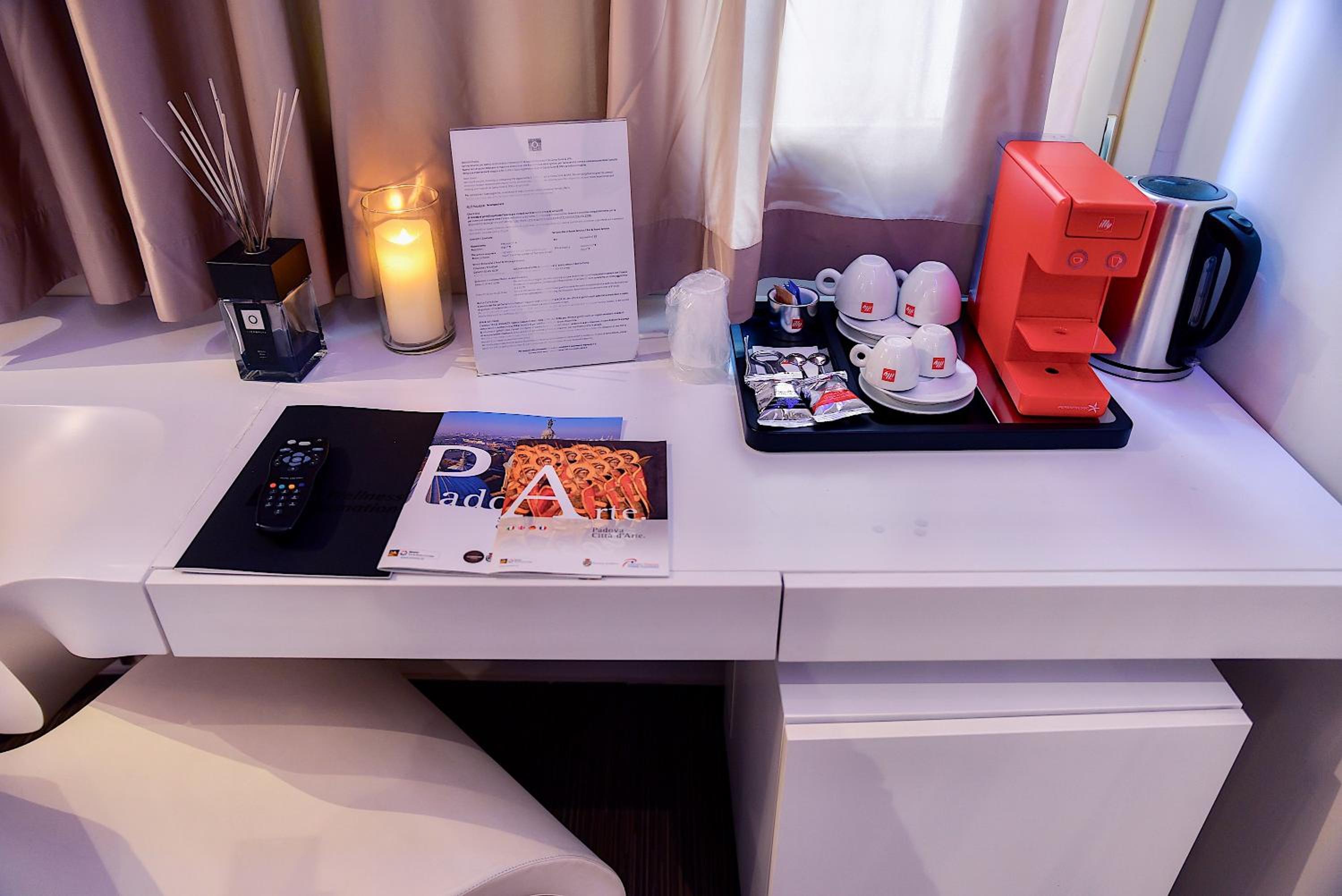 Standard Double Room - Photo 3