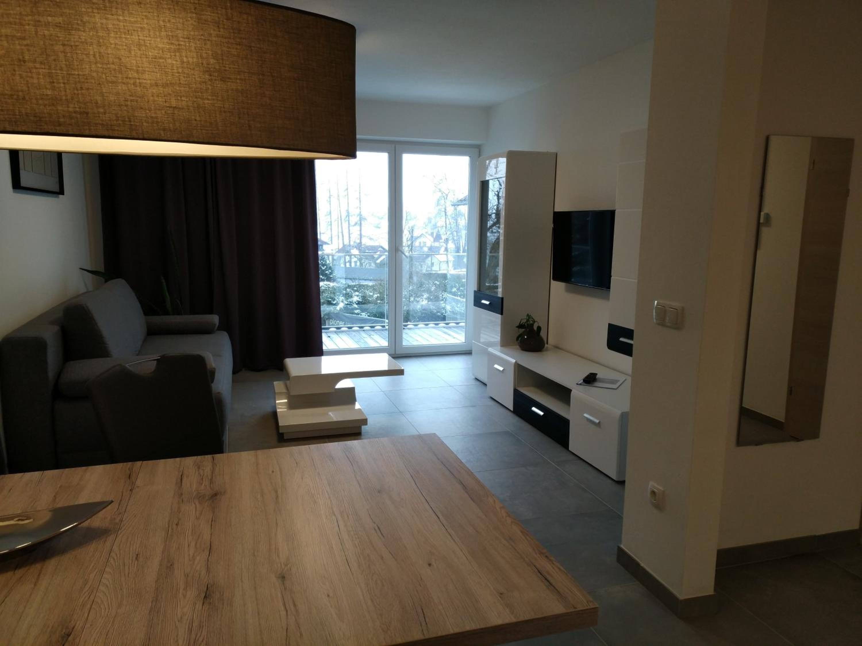 Apartment with Lake View - Photo 10