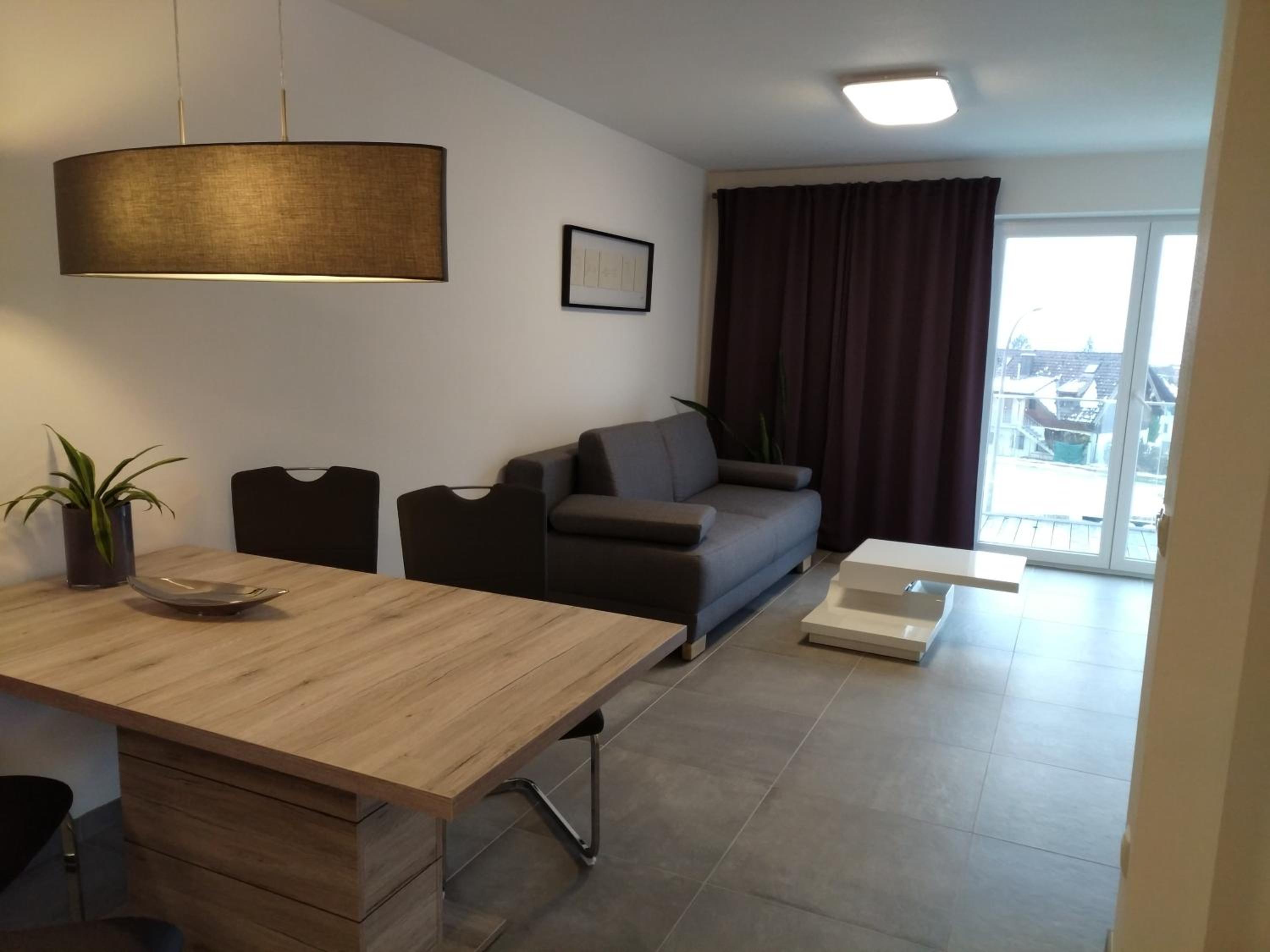Apartment with Lake View - Photo 8