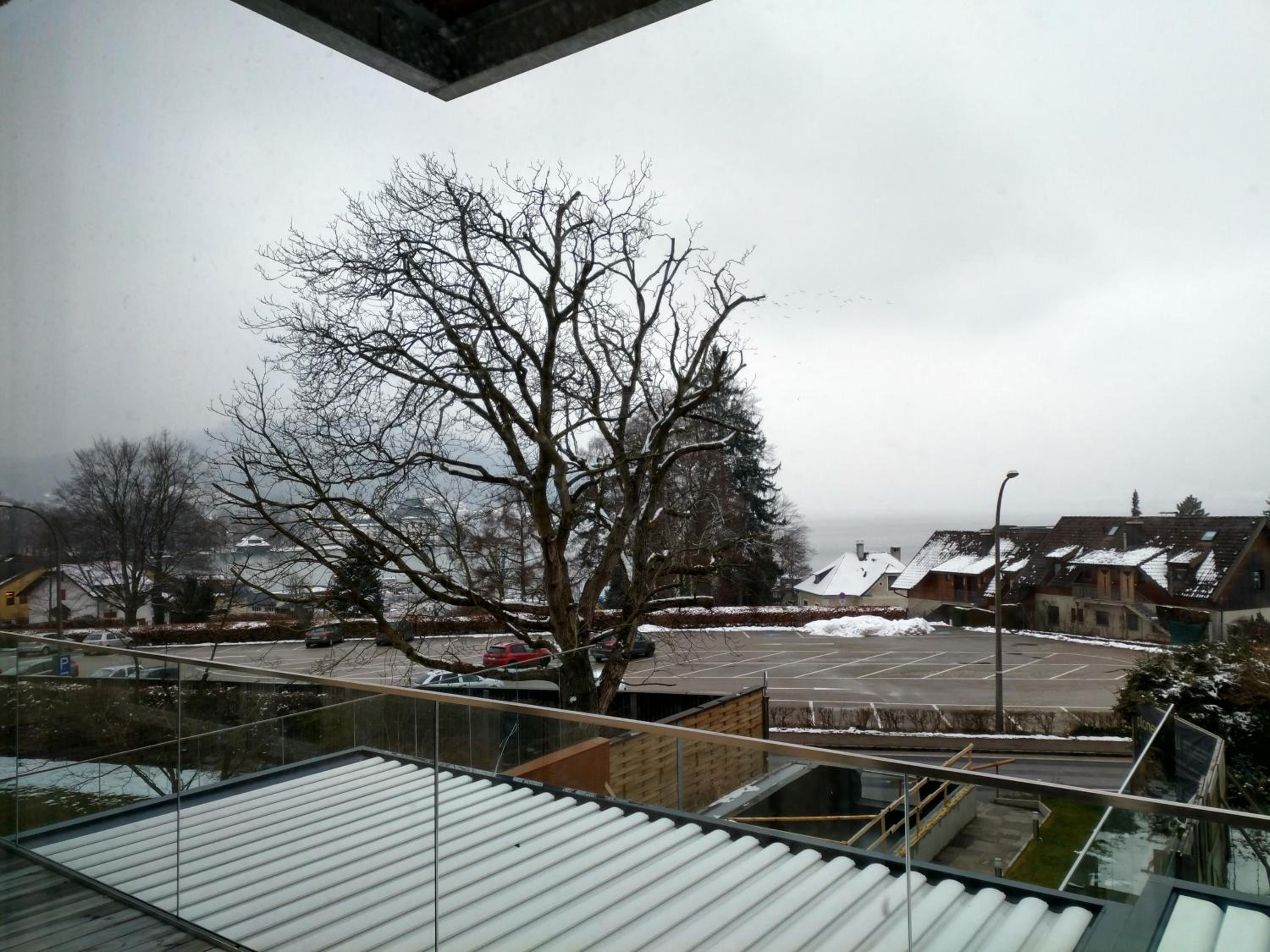 Apartment with Lake View - Photo 11